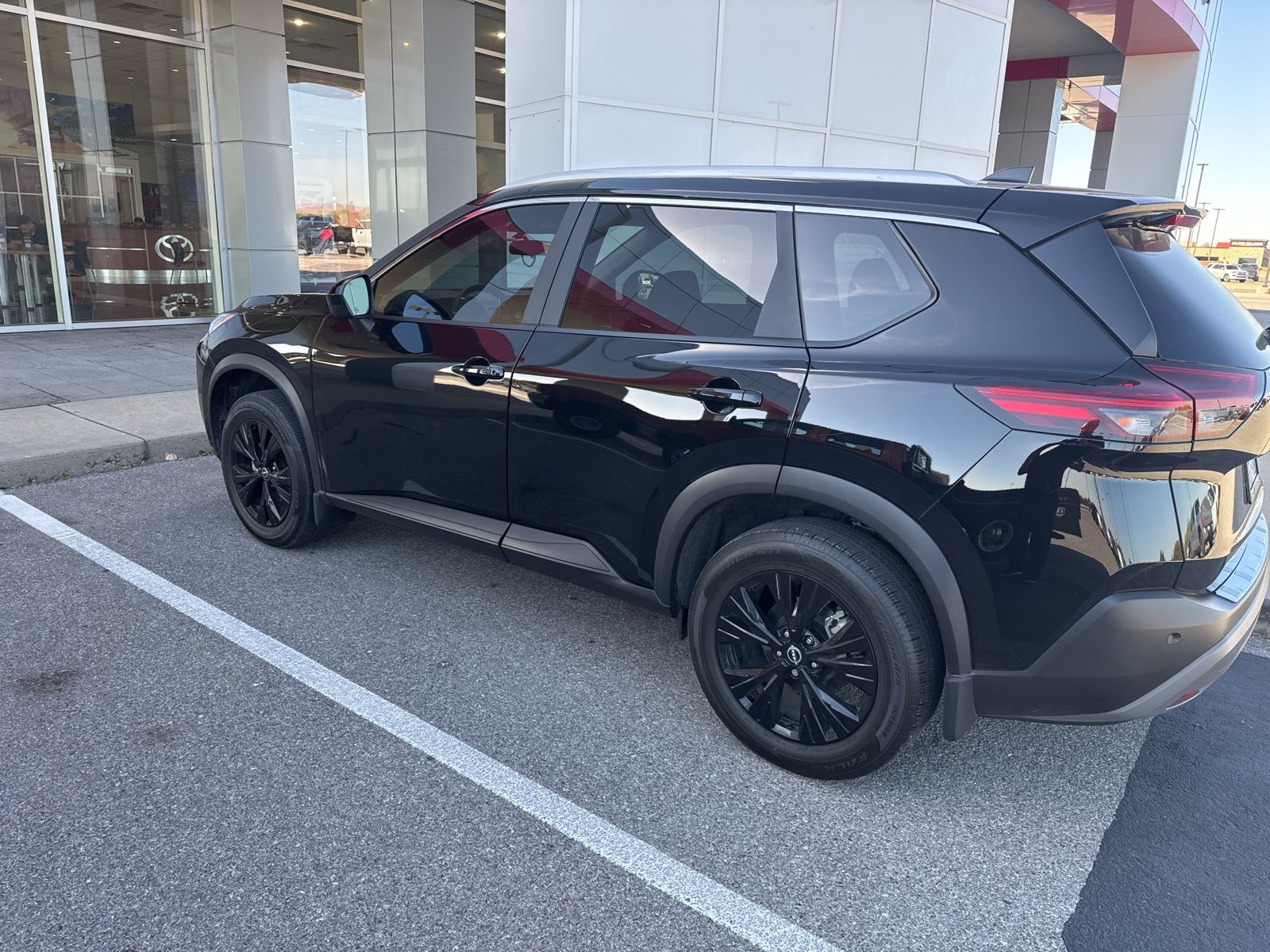 2023 Nissan Rogue SV 6