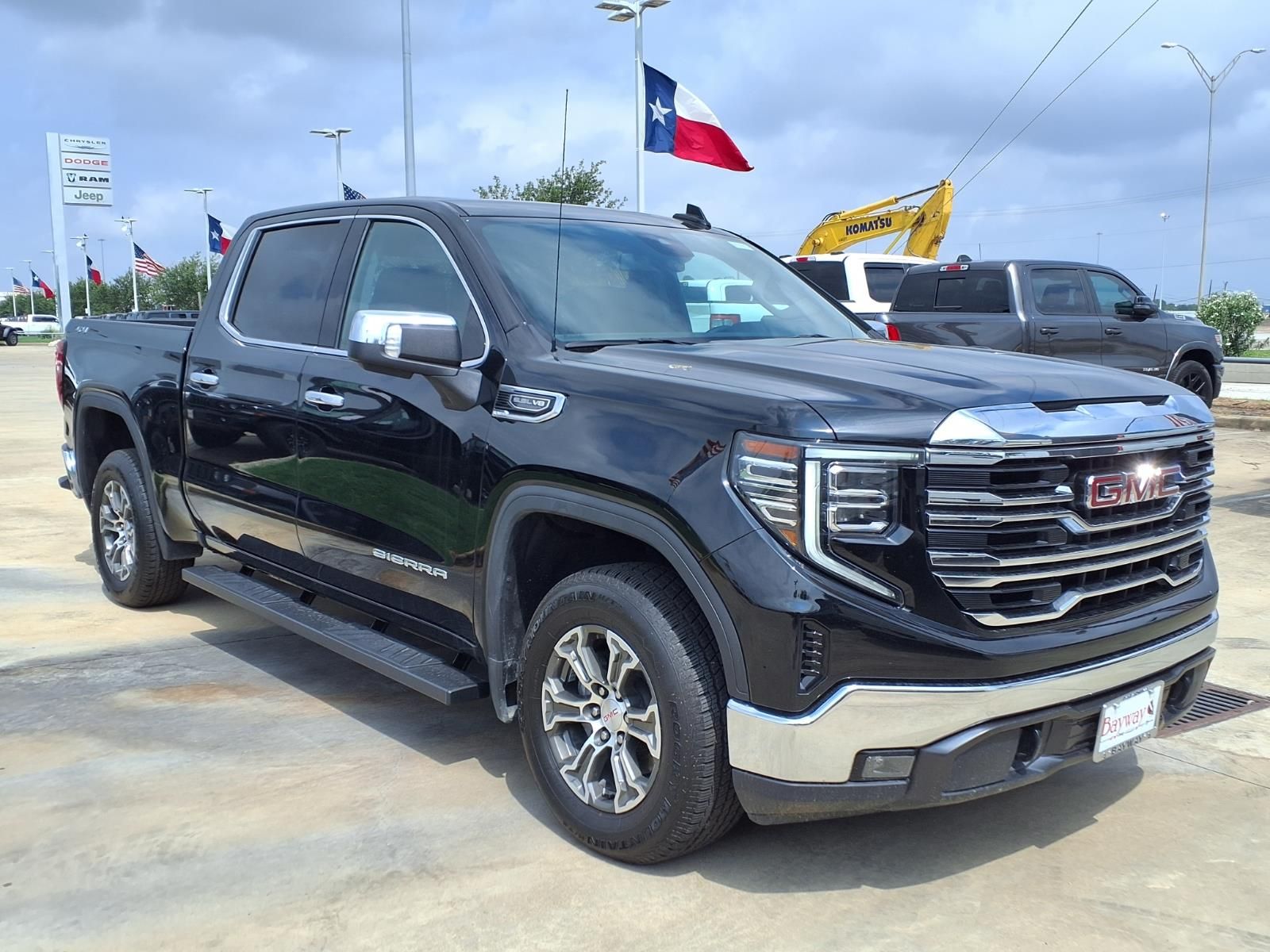 2025 GMC Sierra 1500 SLT - 2
