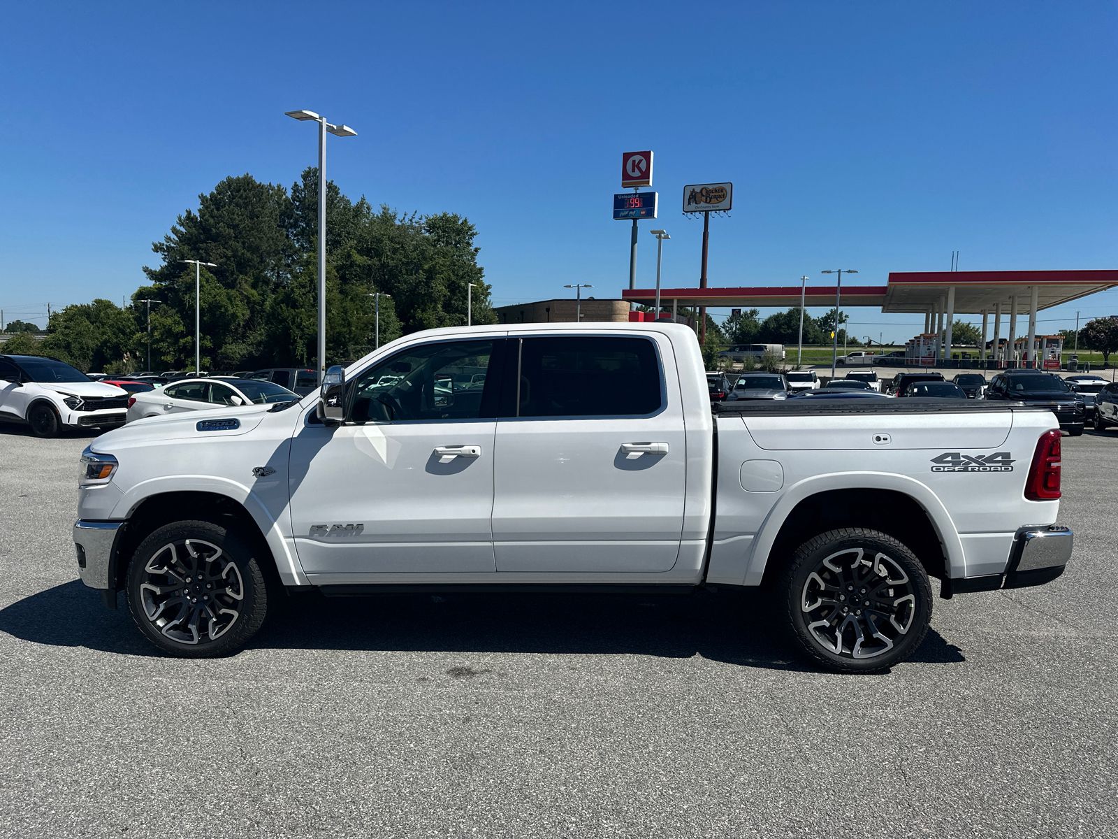 New 2026 Ivory White Tri-Coat Pearl-Coat Exterior Paint RAM Limited image 5