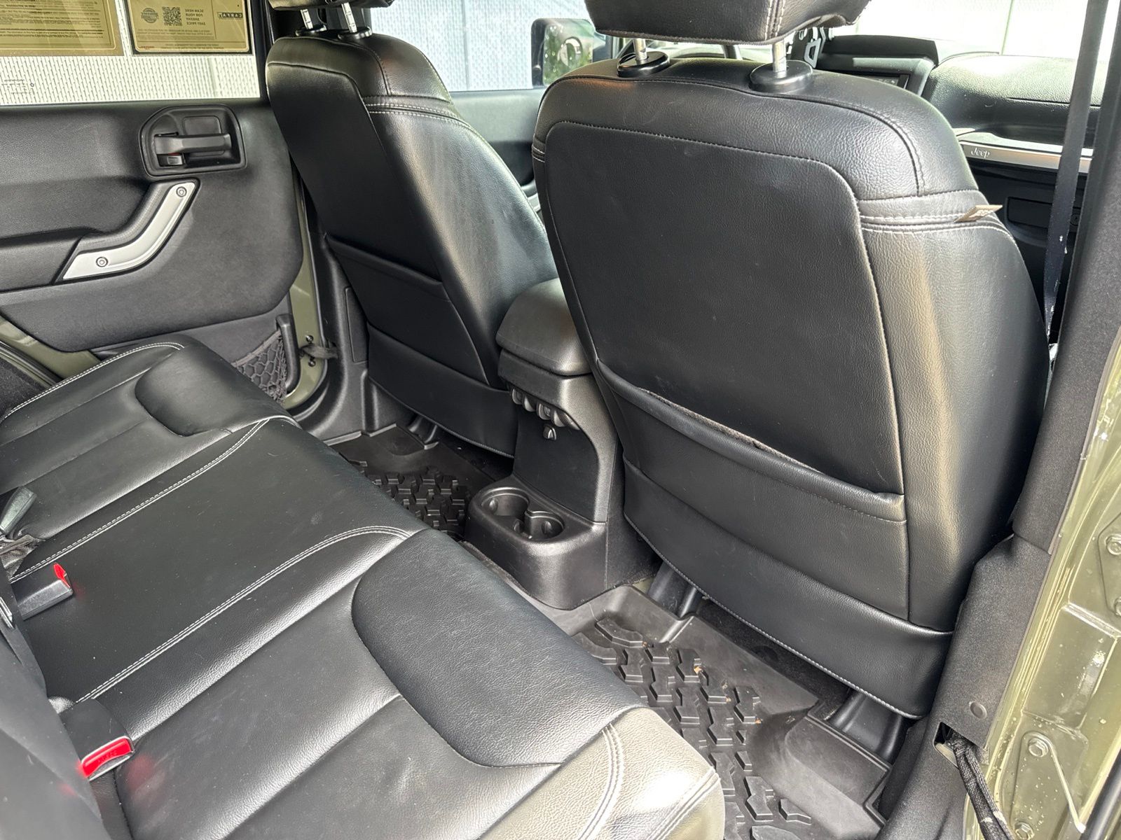 Used 2015 Tank Clearcoat Jeep Unlimited Sahara image 24