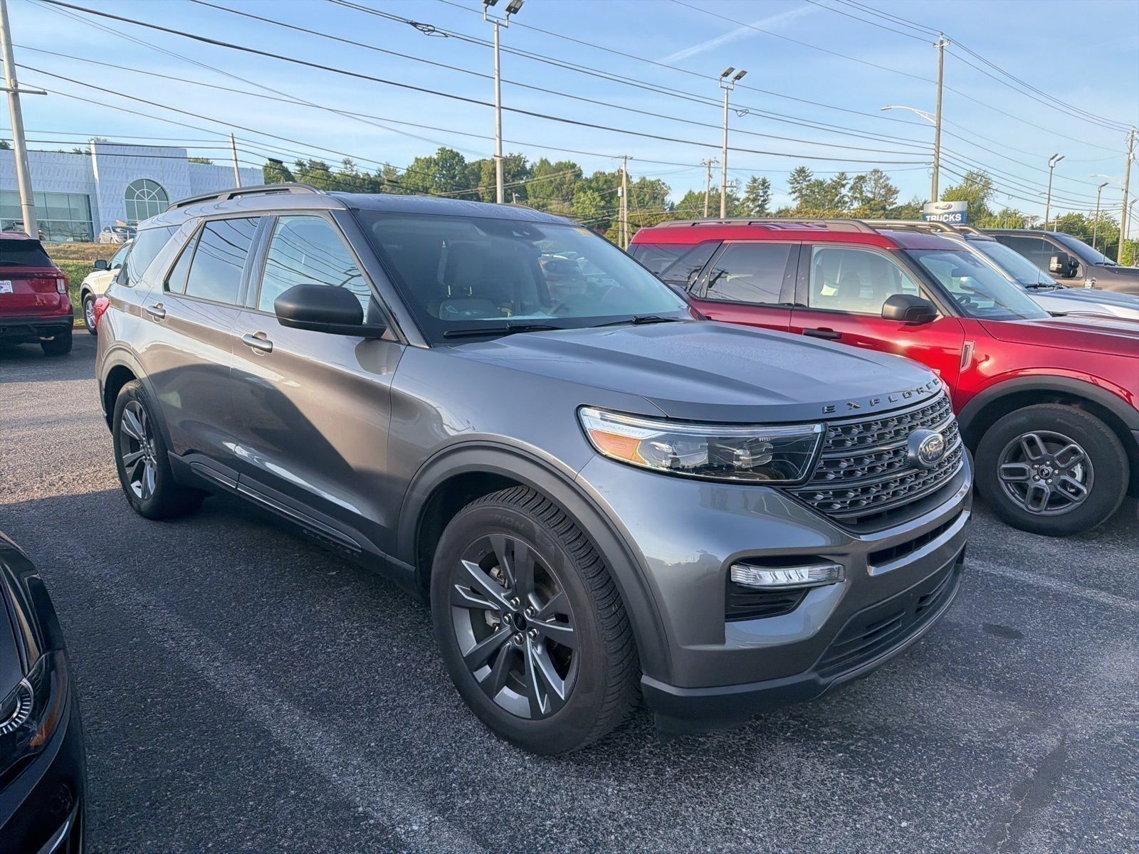 View vehicle photo 3