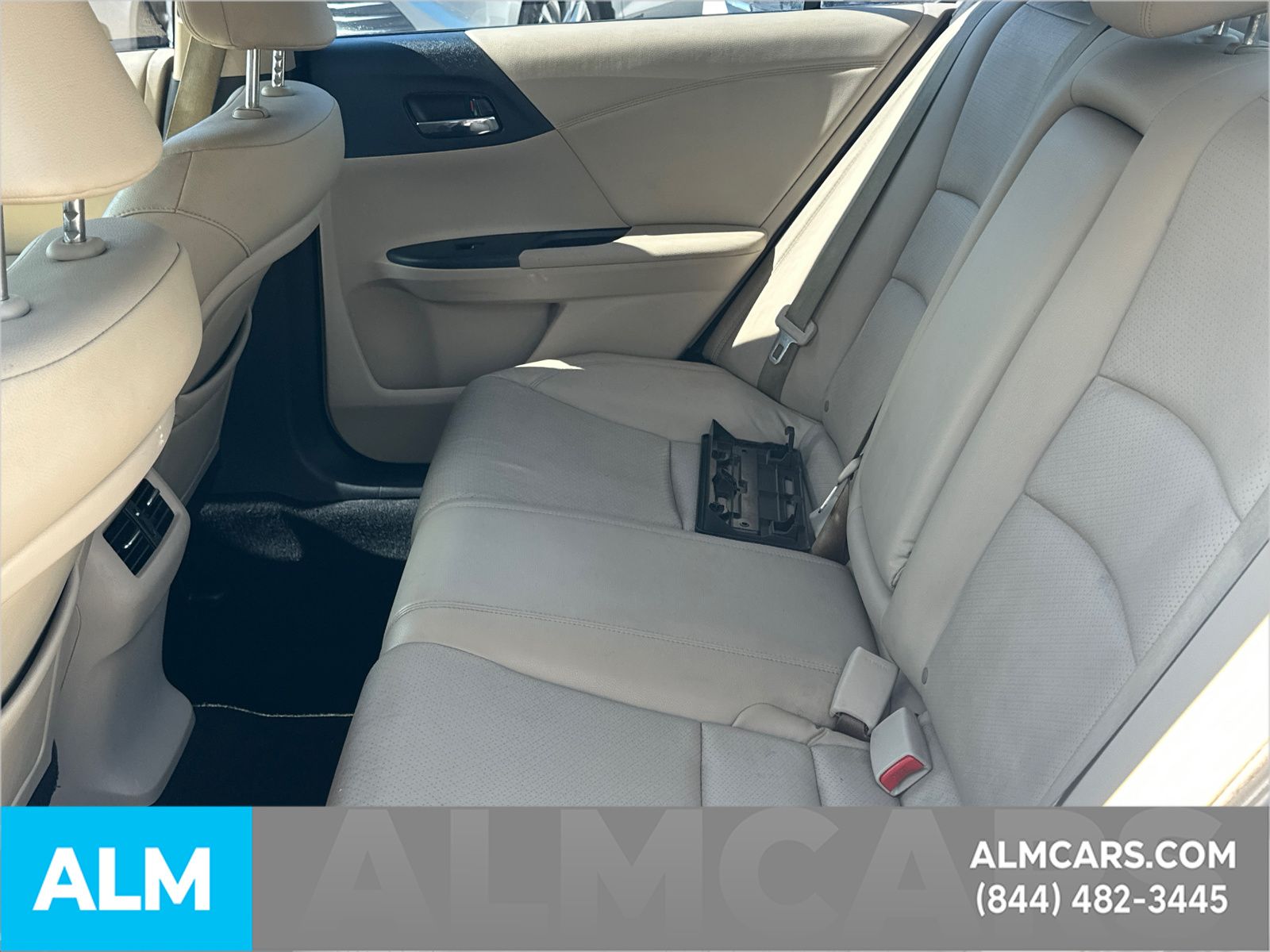 Used 2014 White Honda EX-L image 23