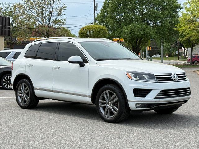 Pure White 2016 Volkswagen Touareg SUV / Crossover 8-Speed Automatic