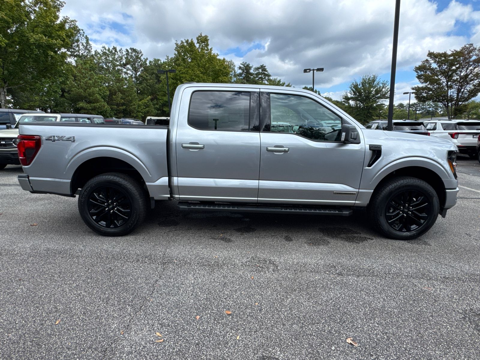 2025 Ford F-150 XLT photo 4