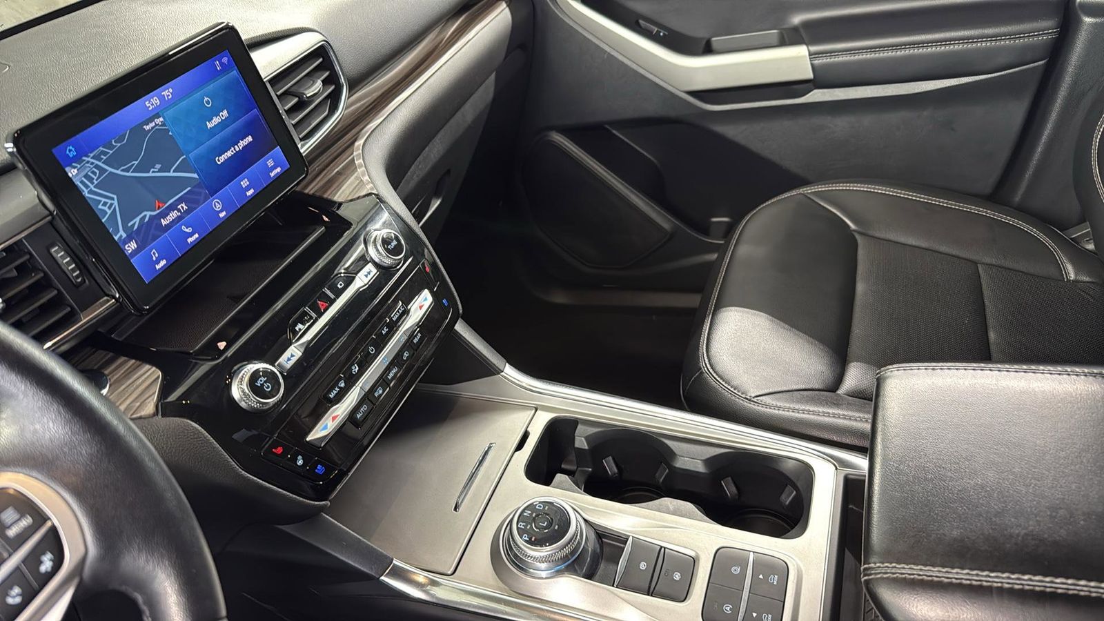 Used Car 2022 Ford Explorer  Limited For Sale Under $30,000 In Austin, Texas