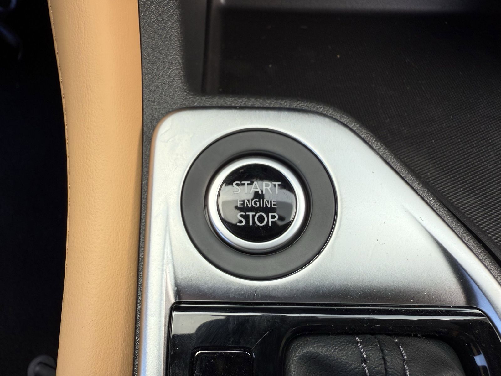 2025 Nissan Sentra SV photo 9