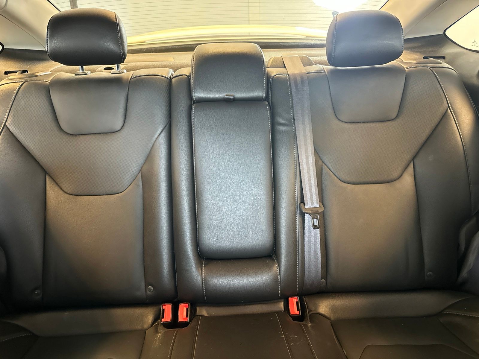 Used 2014 White Platinum Clearcoat Metallic Ford Titanium image 24