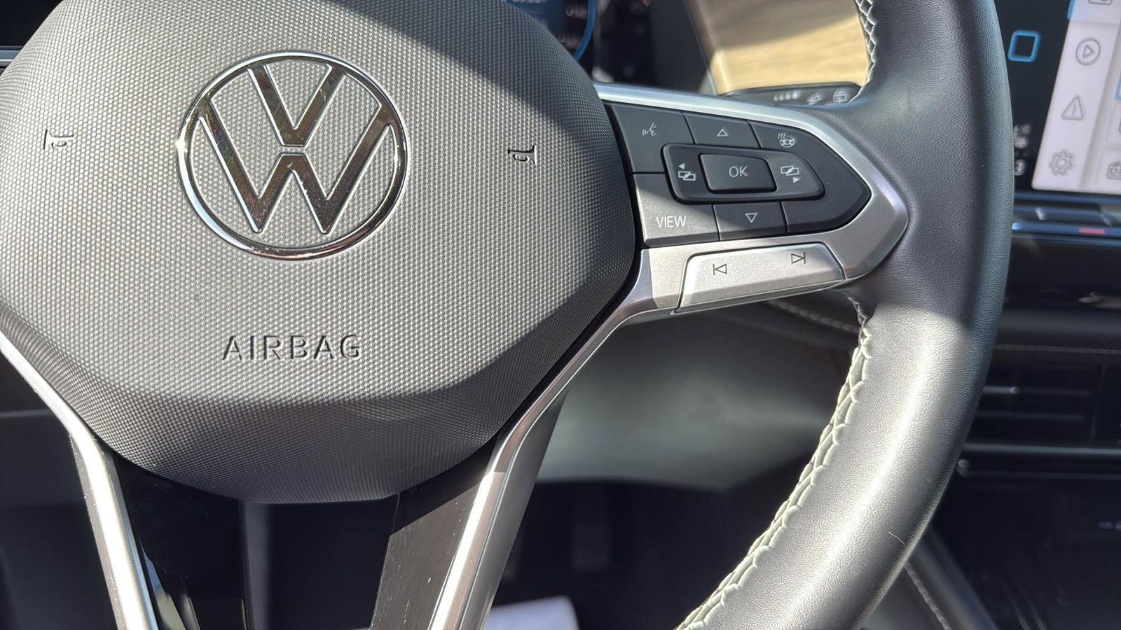 Used Car 2025 Volkswagen Atlas  2.0t Se W/technology For Sale Under $40,000 In Austin, Texas