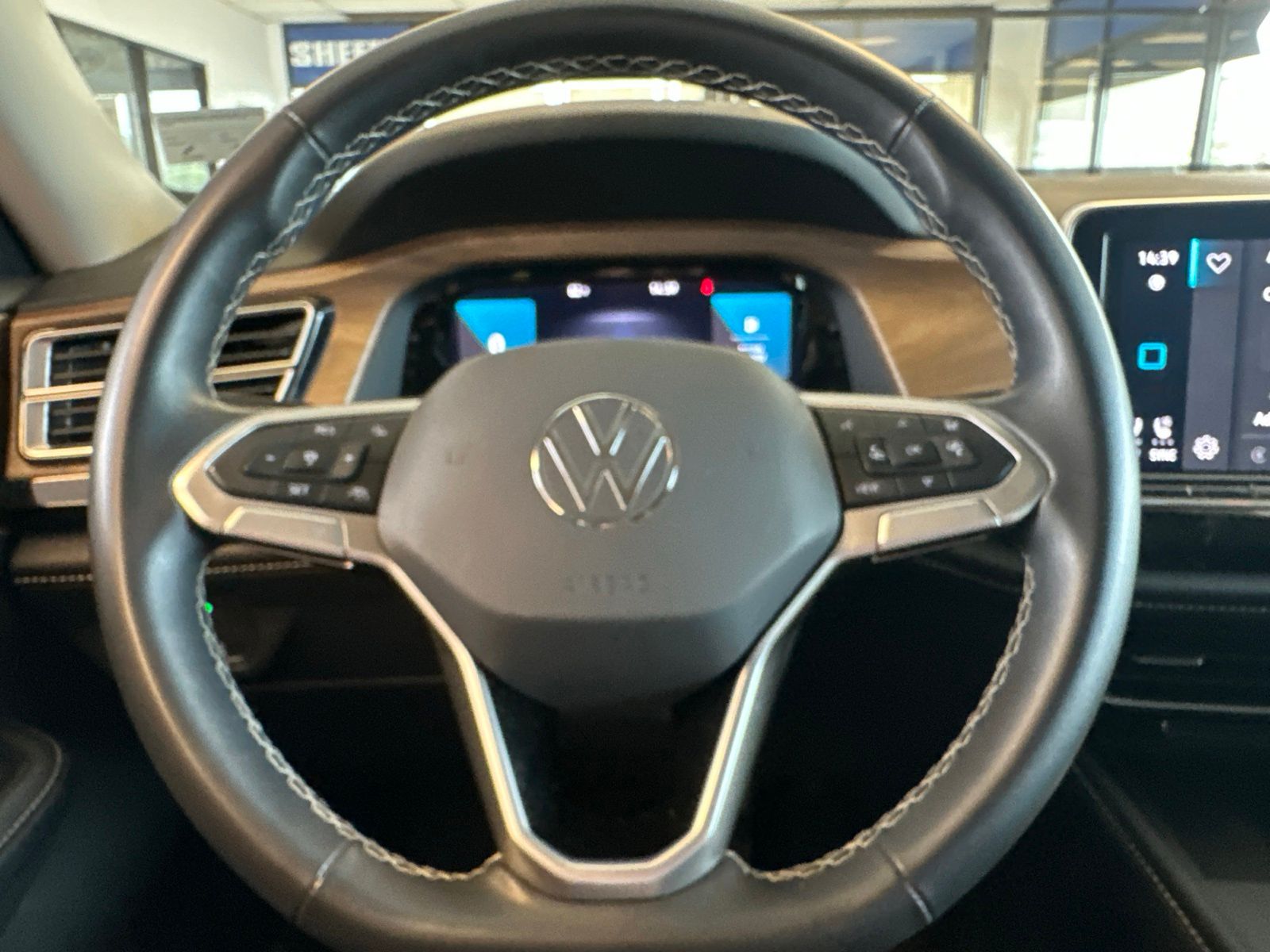 Used 2024 Silver Volkswagen 2.0T SE image 18