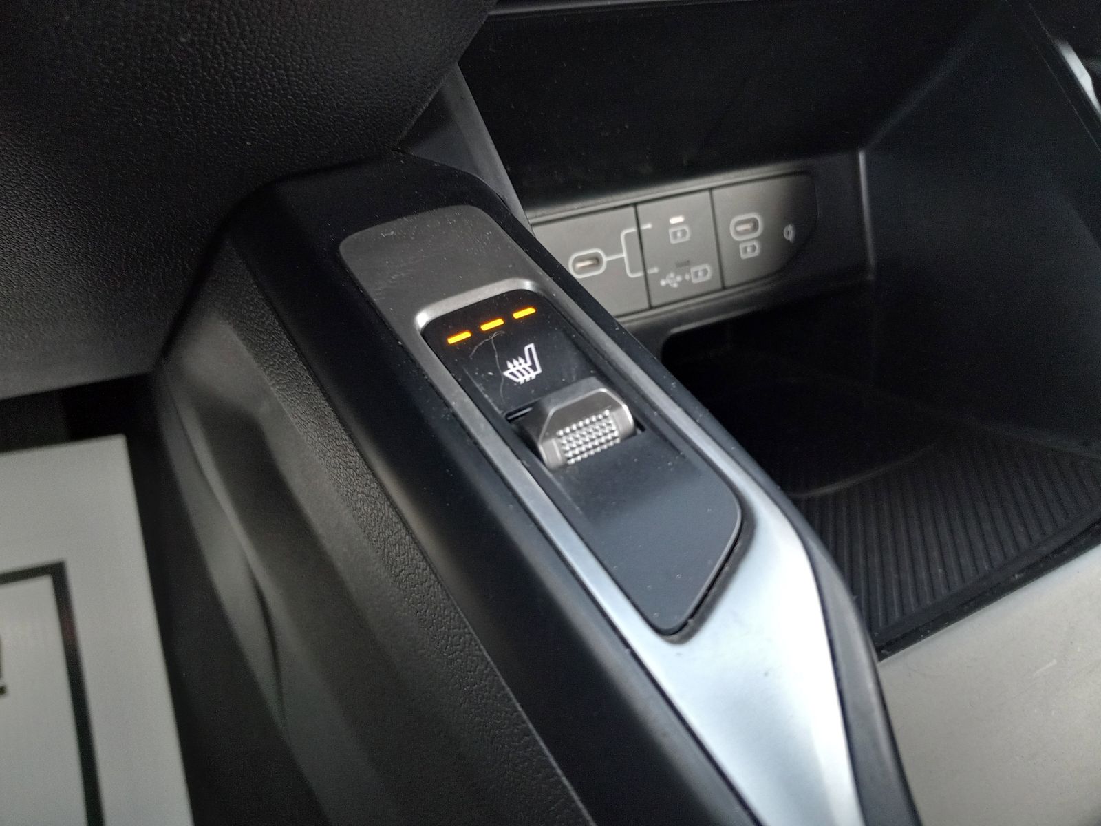 2024 Kia Sorento image 24