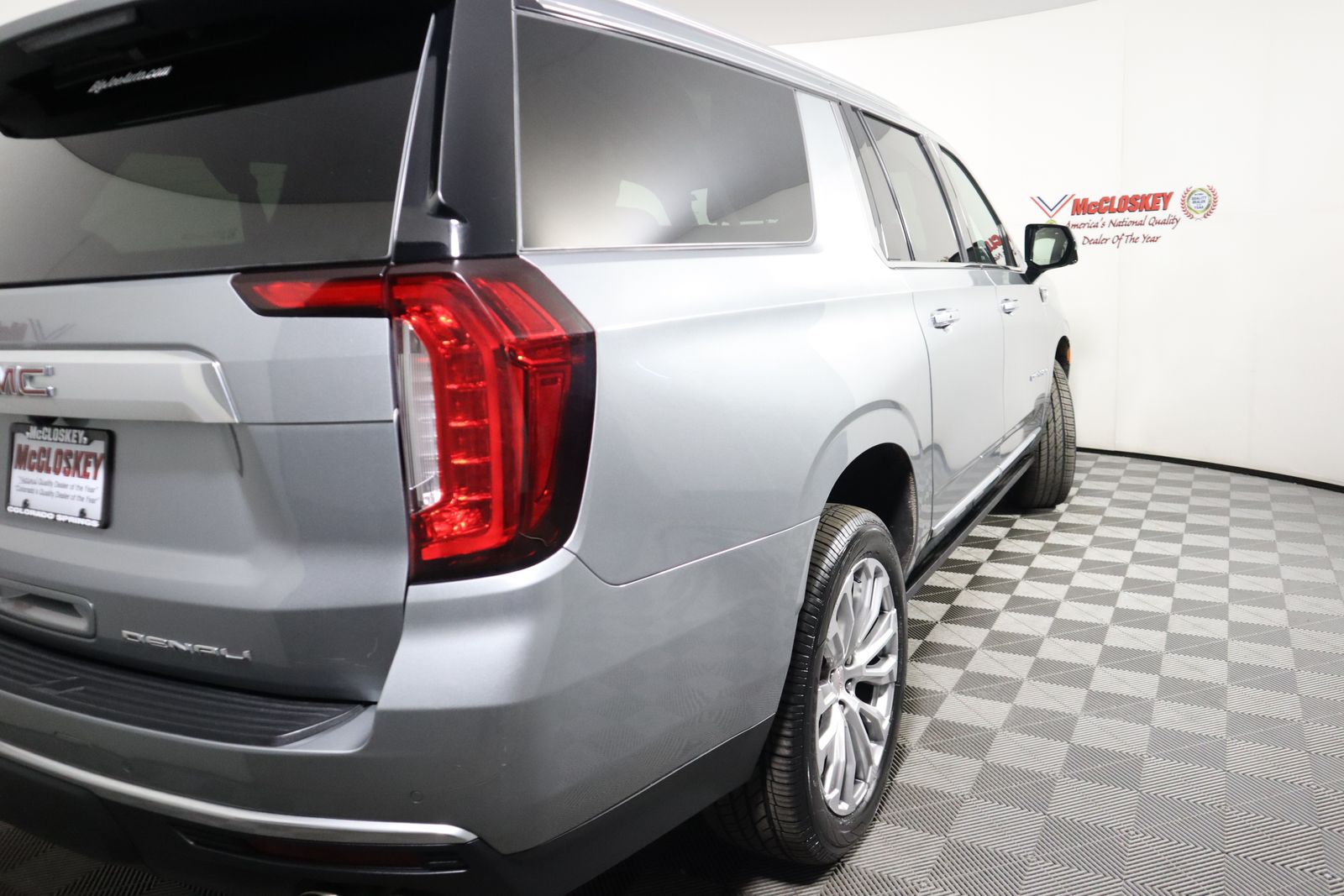2023 GMC Yukon XL Denali photo