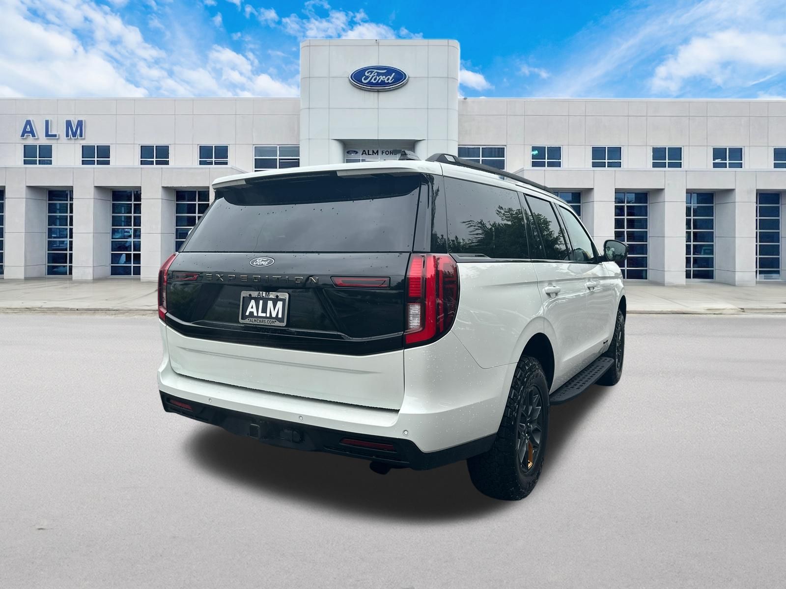 New 2026 Star White Metallic Tri-Coat Ford Tremor® image 6