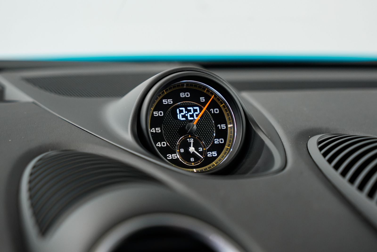 2021 Porsche 718 Cayman GT4 — photo 10