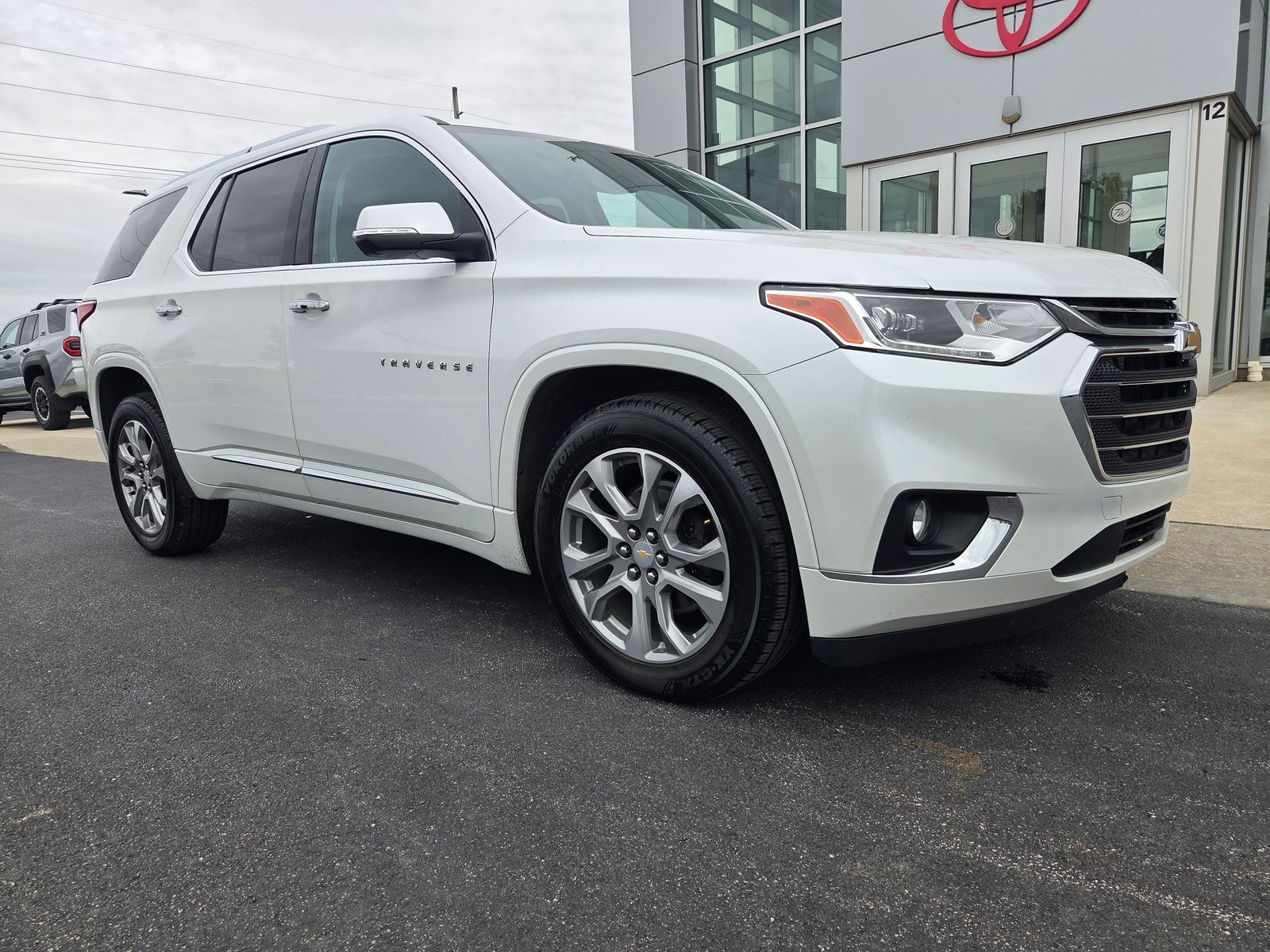 used 2021 Chevrolet Traverse car, priced at $27,244