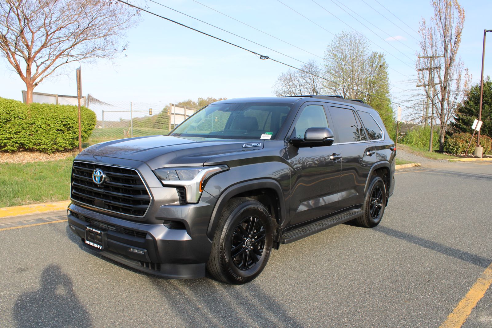 View vehicle photo 3