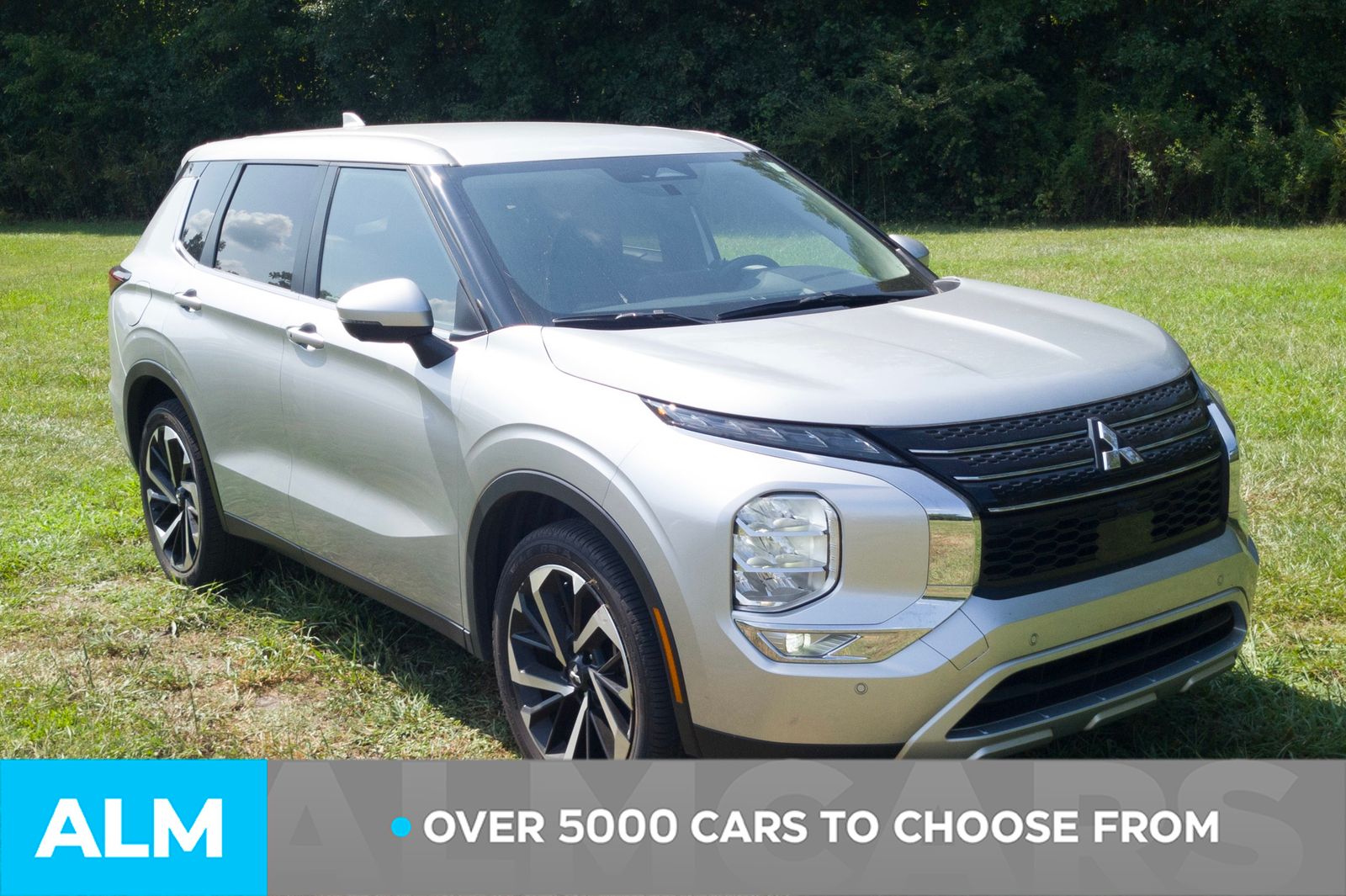 Used 2024 Alloy Silver Metallic Mitsubishi SE image 2
