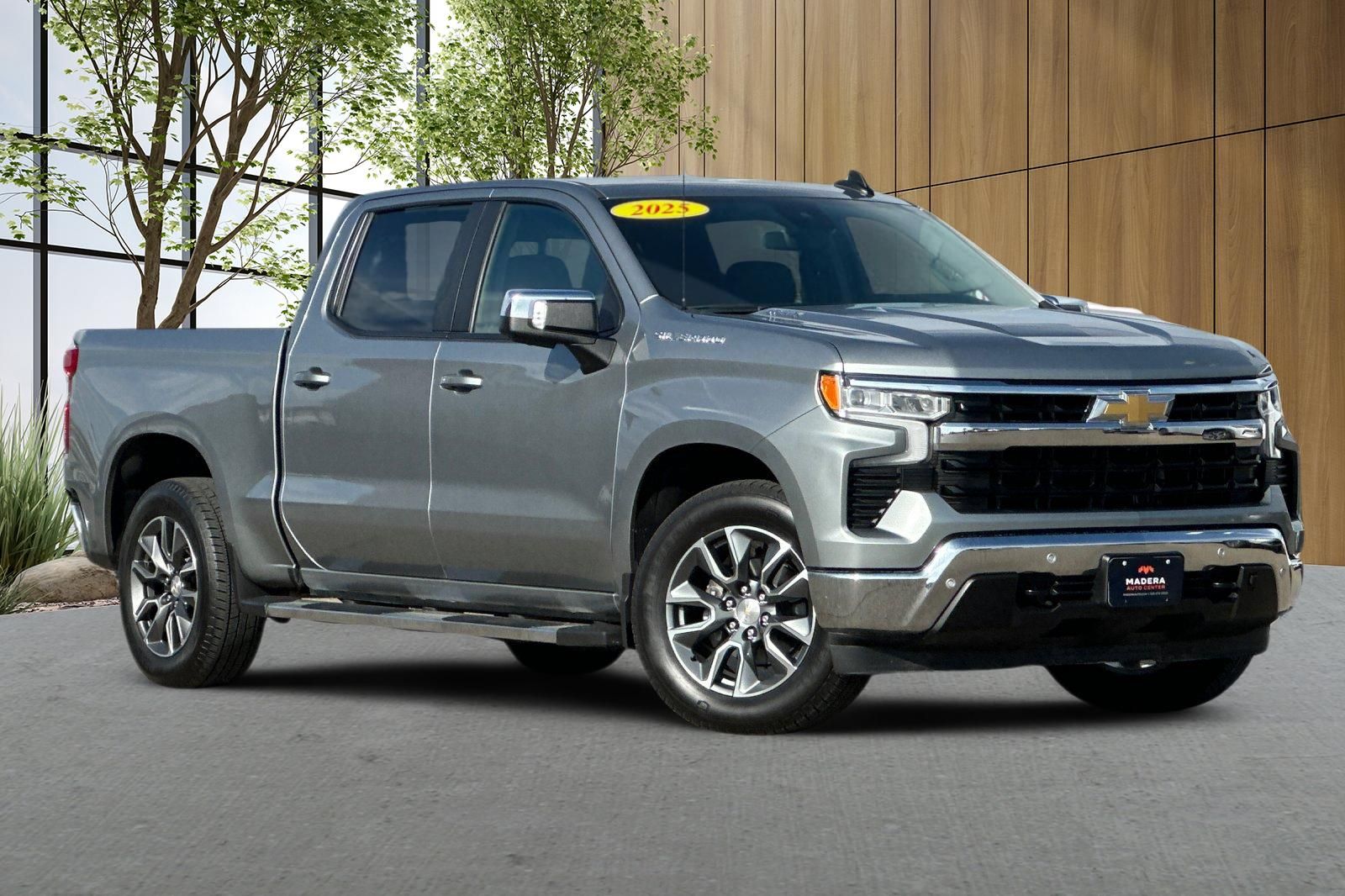 View vehicle photo 2