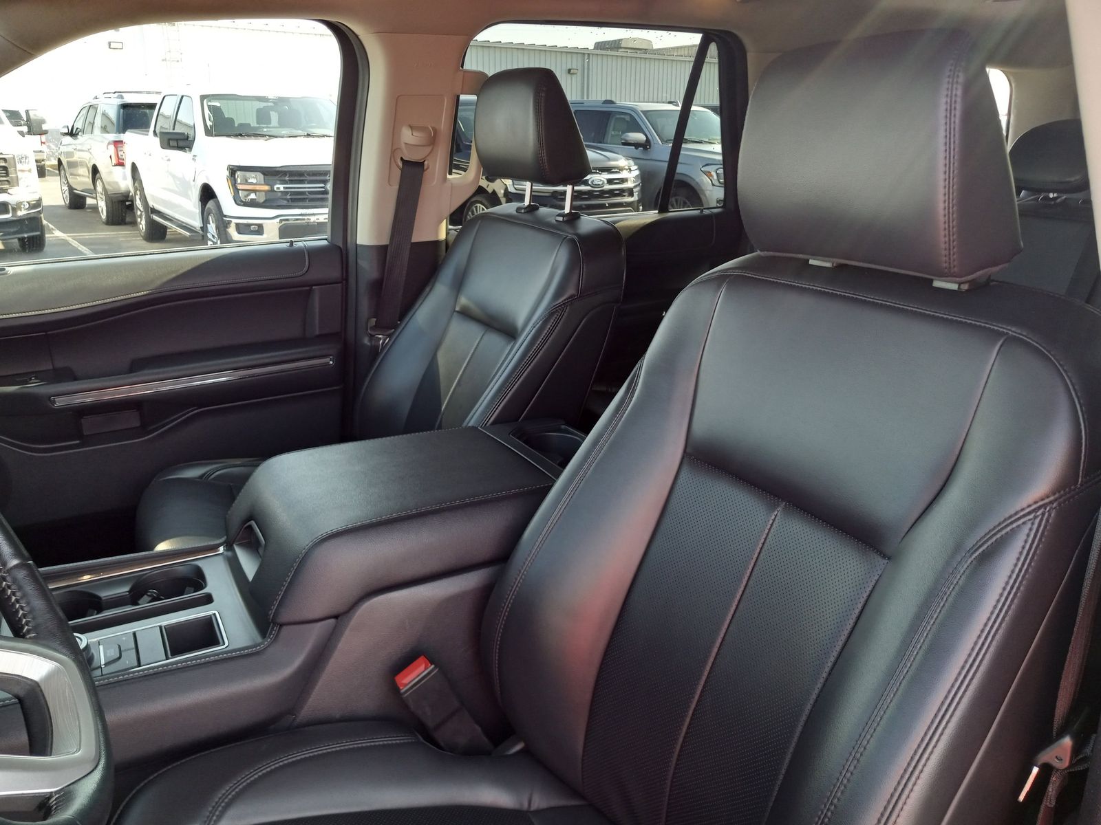 2024 Ford Expedition image 14