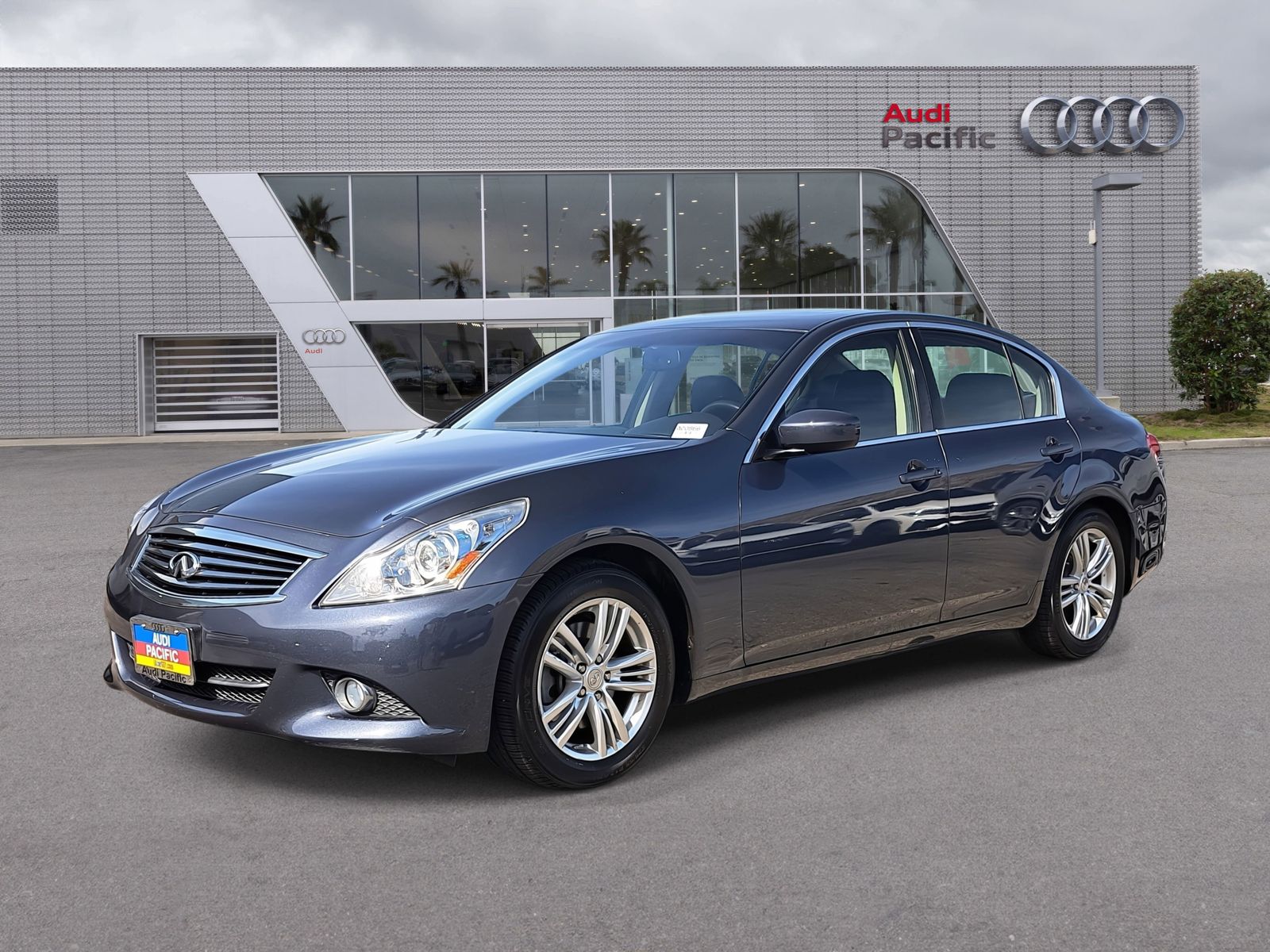 2012 INFINITI G37 Journey Sedan RWD