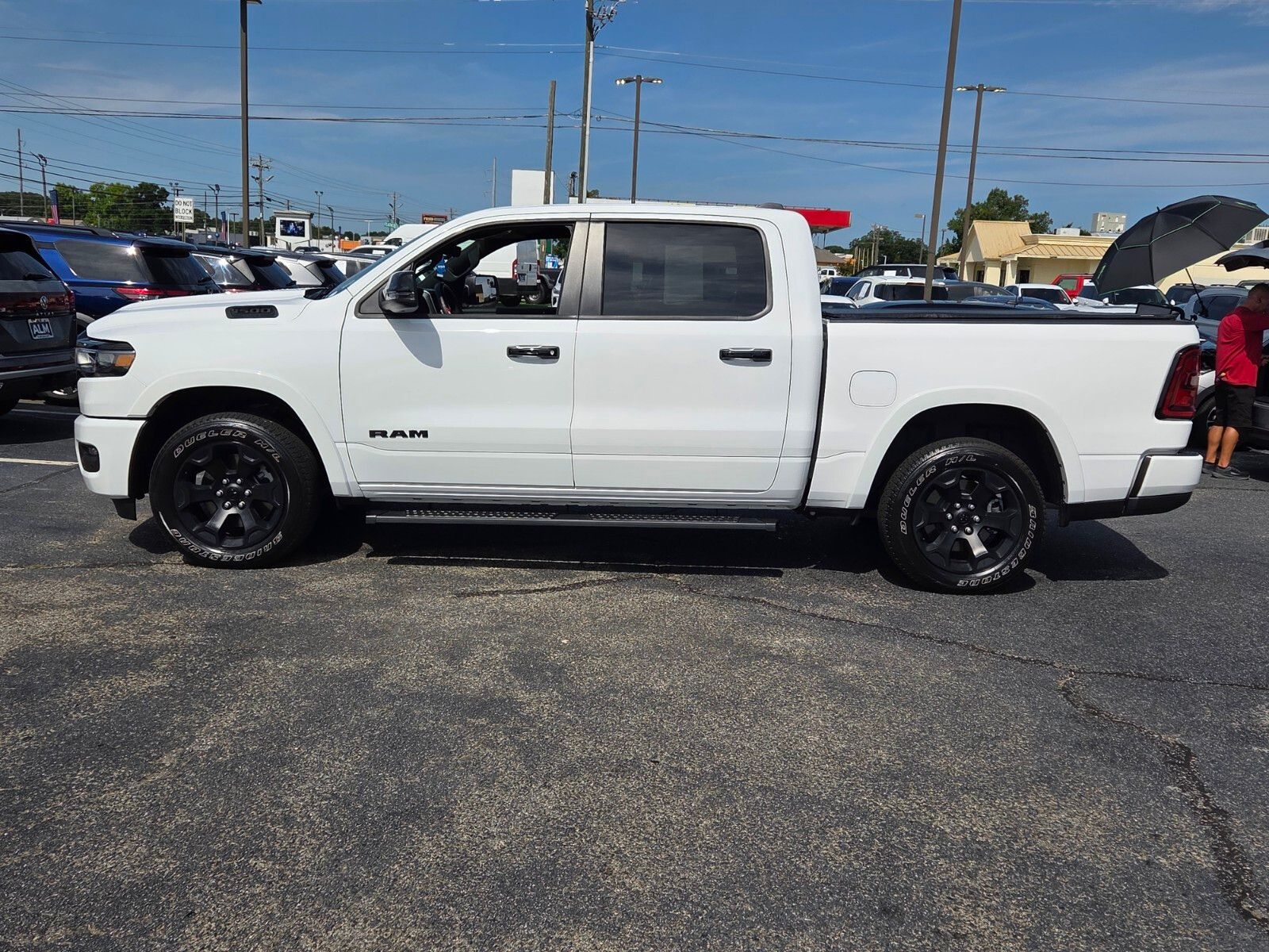 Used 2025 White Ram Big Horn/Lone Star image 4