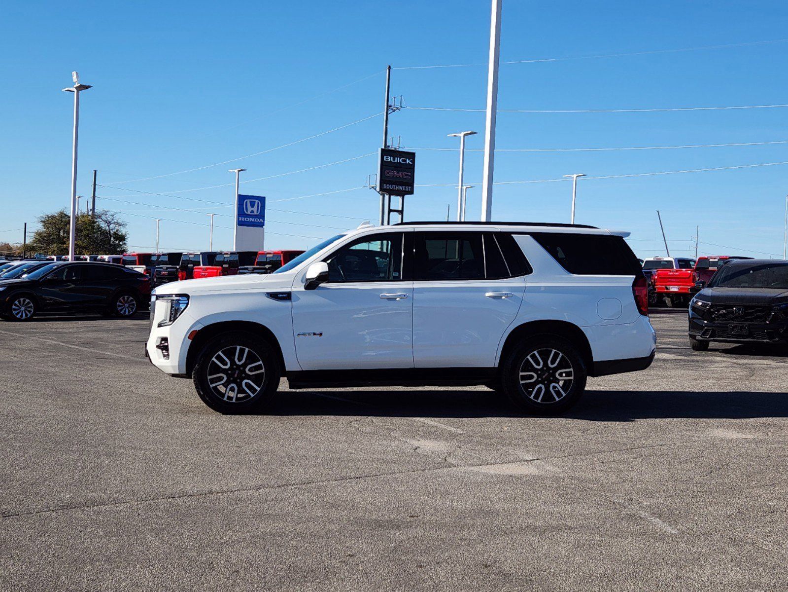 2021 GMC Yukon AT4 5