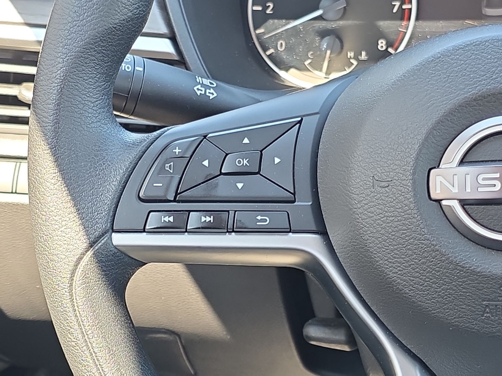 Used 2023  Nissan 2.5 SV image 19