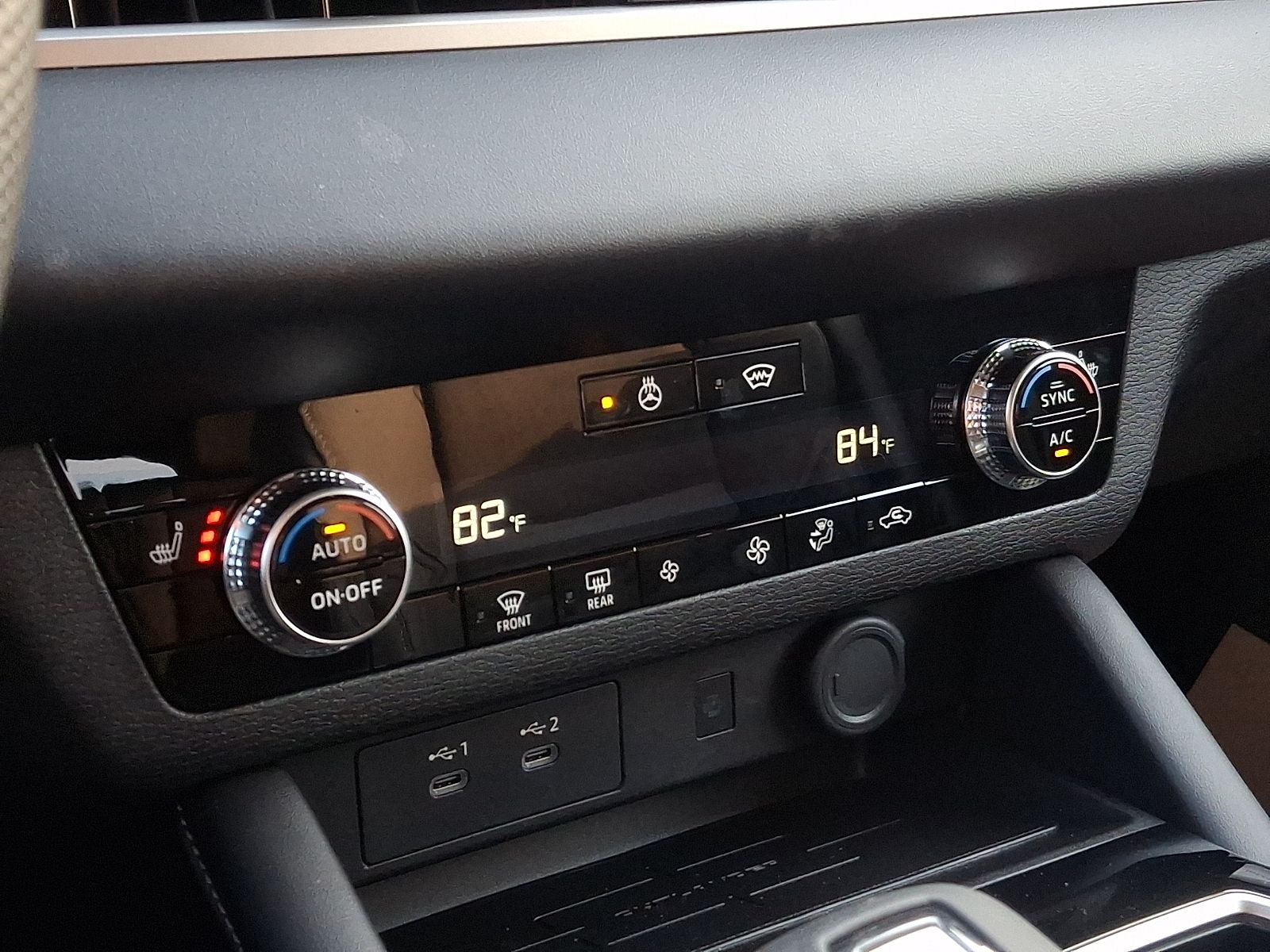 2026 Mitsubishi Outlander SE - Photo 14
