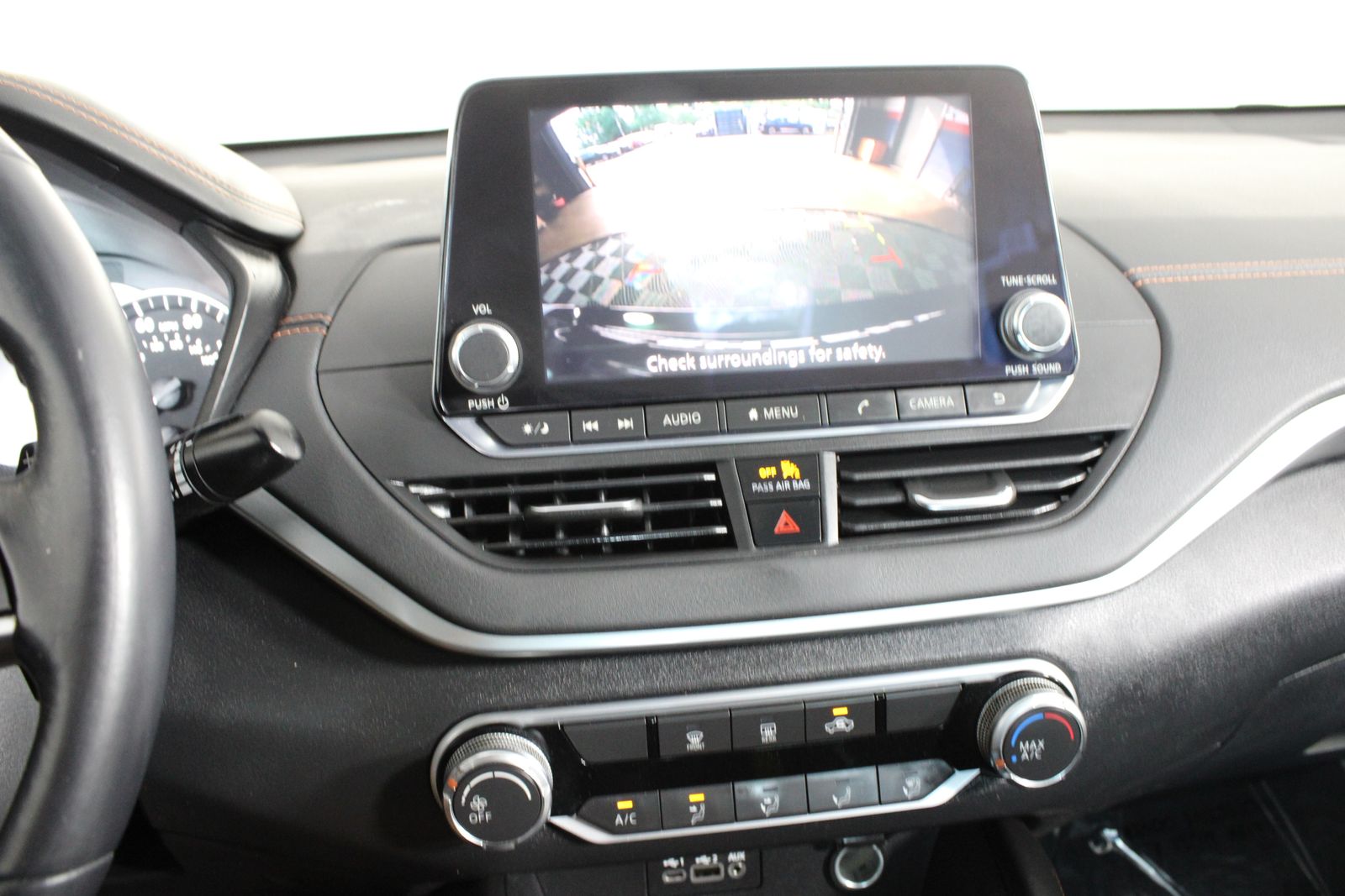 Used 2019 Black Nissan 2.5 SR image 26