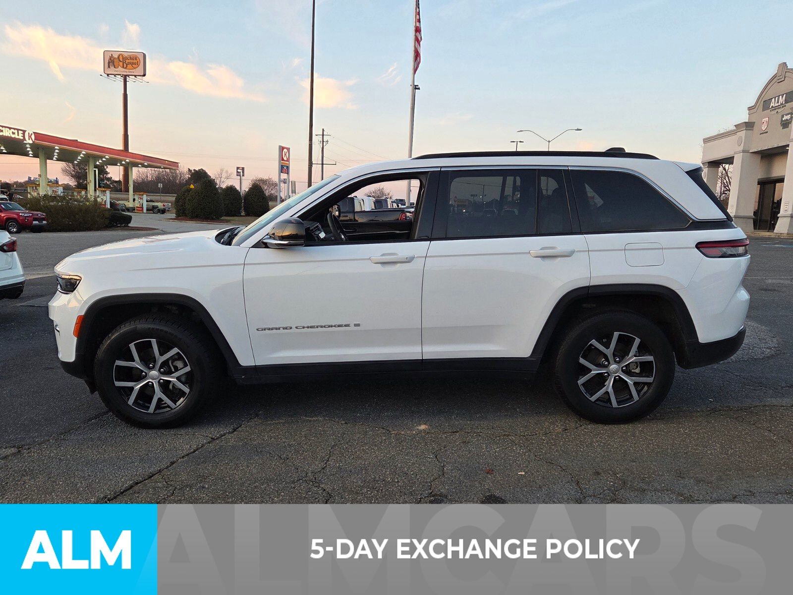 Used 2024 Bright White Clearcoat Jeep Limited image 4