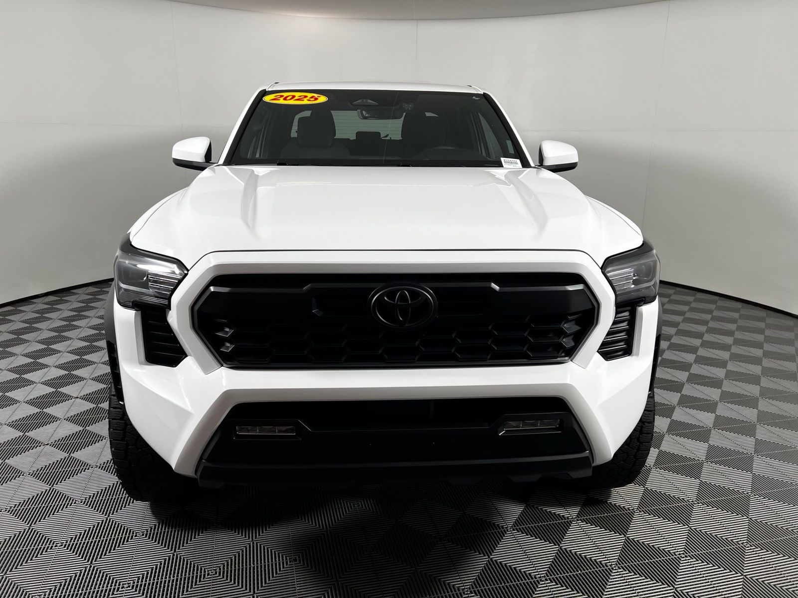 Thumbnail: 2025 Toyota Tacoma - 2