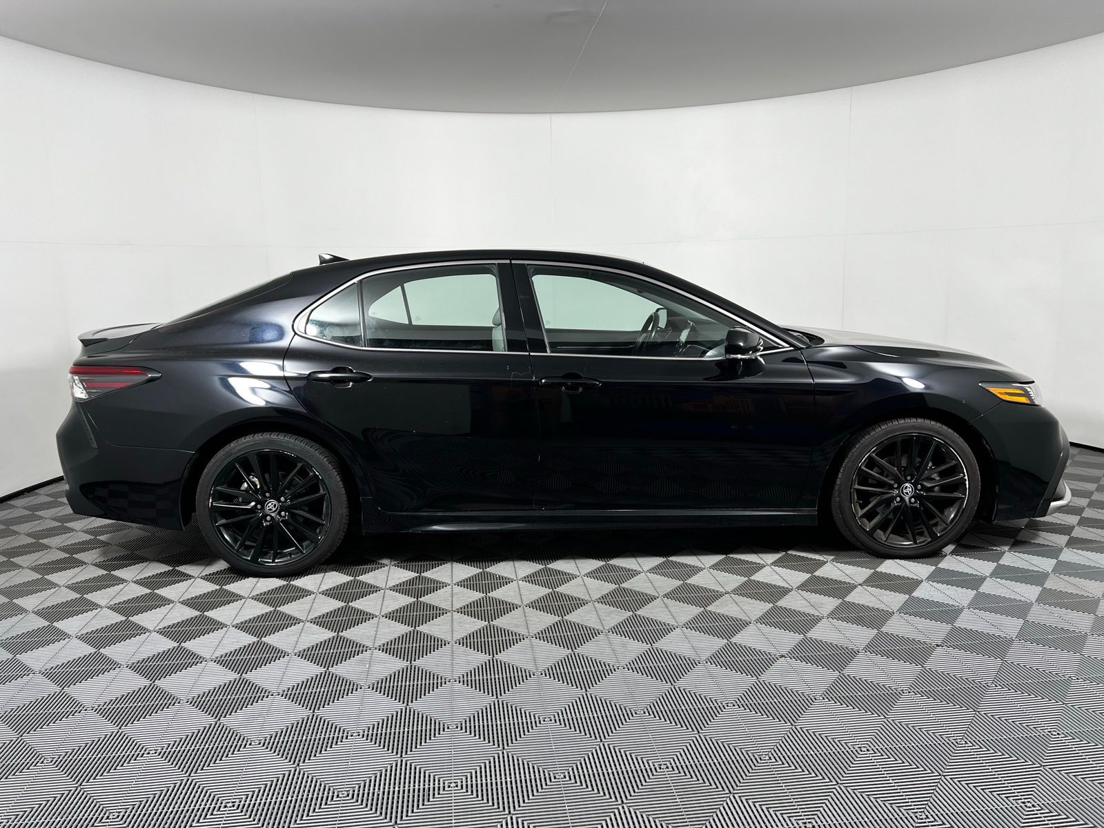 Thumbnail: 2023 Toyota Camry - 4
