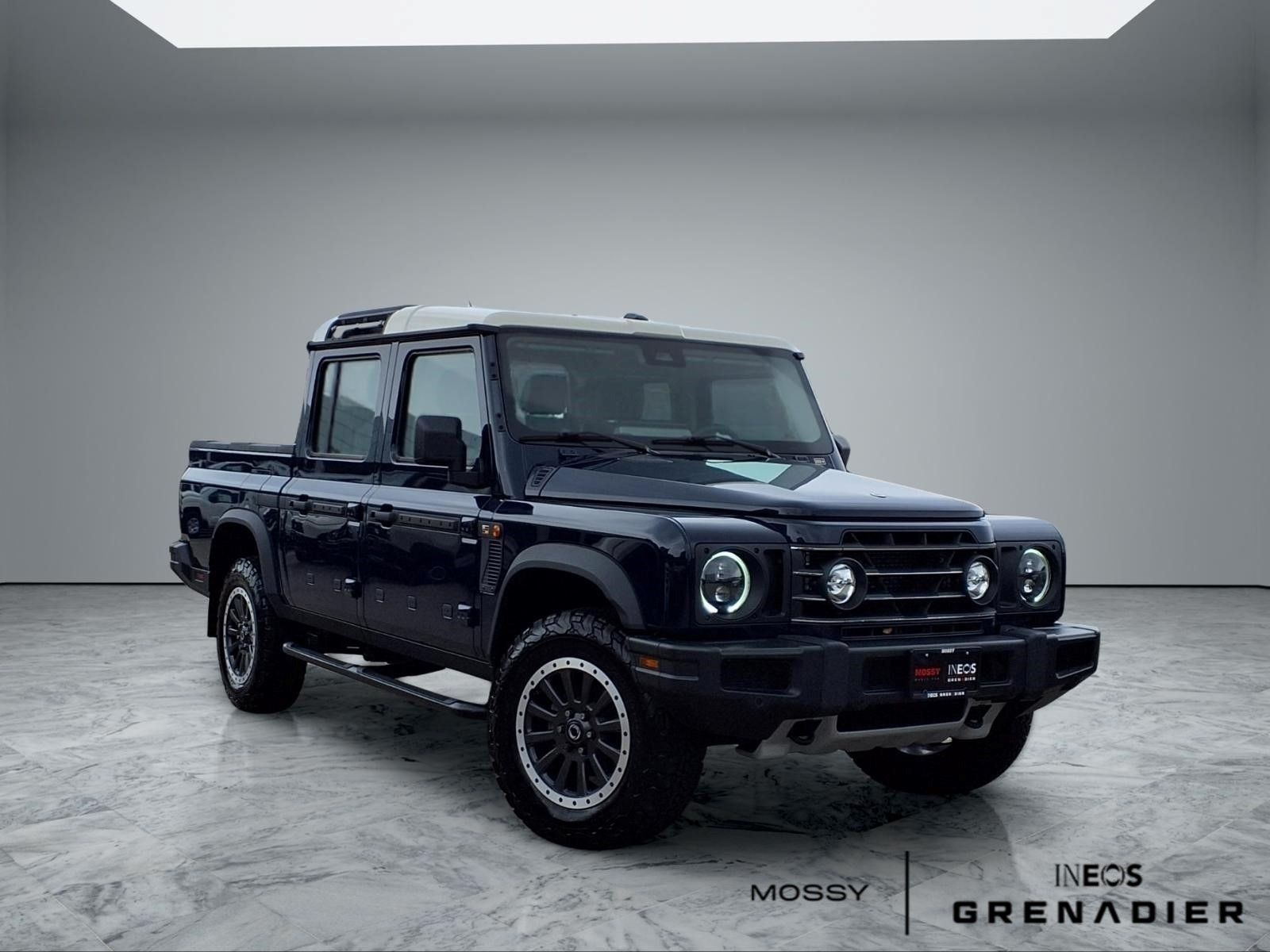 Britannia Blue 2025 Ineos Quartermaster Fieldmaster 4WD Pickup Truck Four-Wheel Drive 8-Speed Automatic
