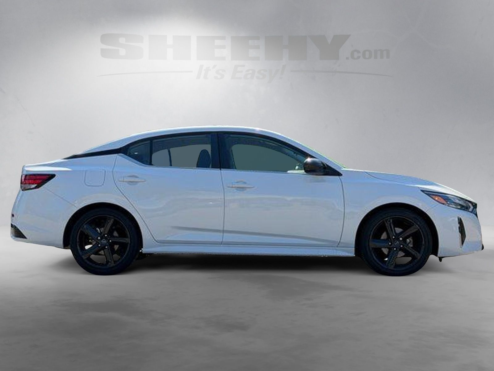 Used 2024 Aspen White Nissan SR image 9