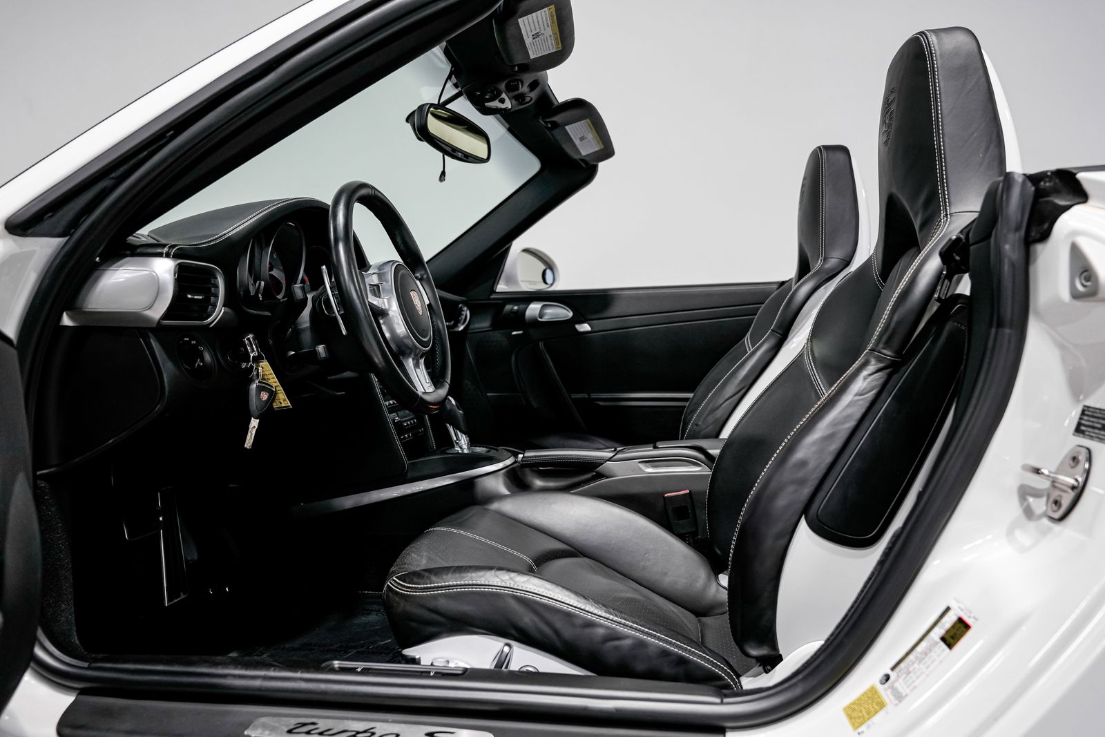 2011 Porsche 911 Turbo S — photo 19