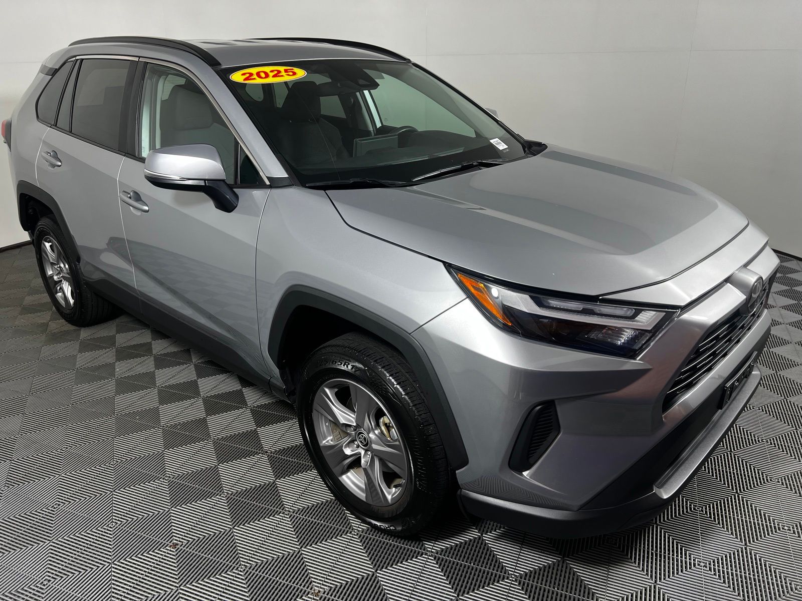 Thumbnail: 2025 Toyota RAV4 - 3