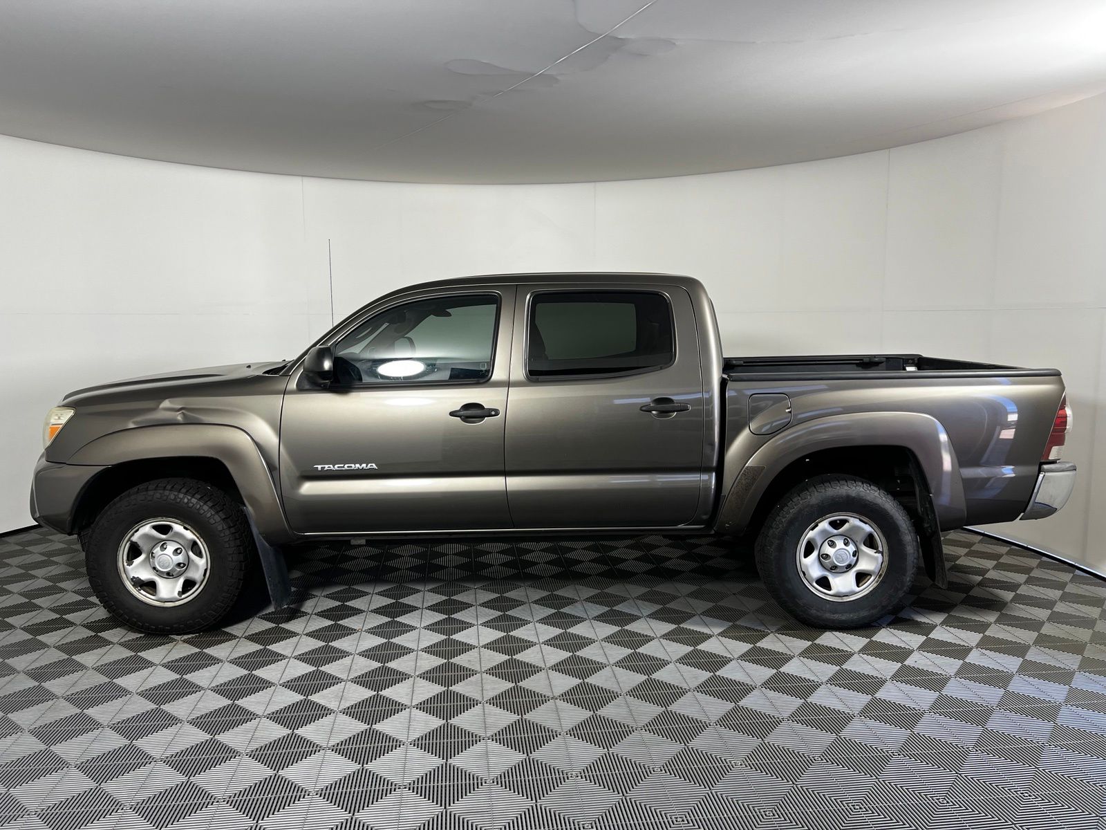 Thumbnail: 2013 Toyota Tacoma - 8