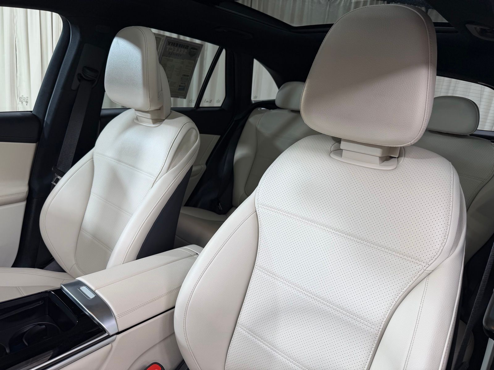 Used 2025 Black Mercedes-Benz GLC 300 image 11