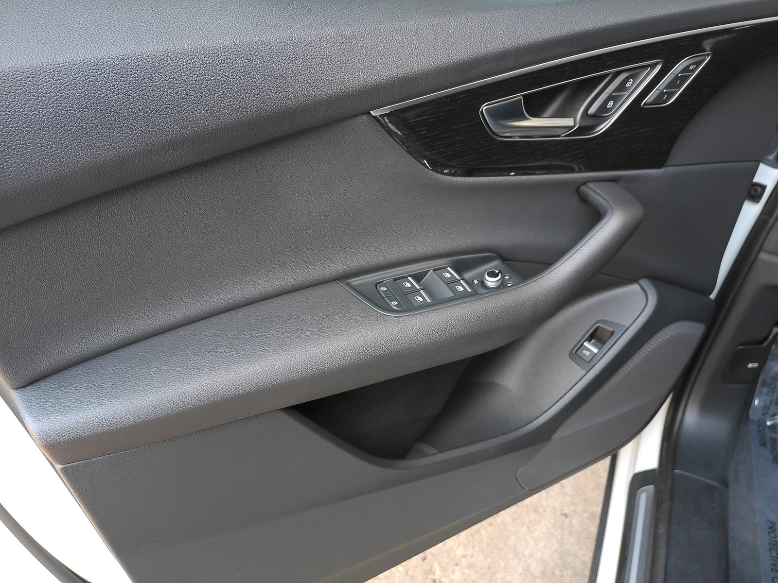 Used 2022  Audi 45 Premium image 23