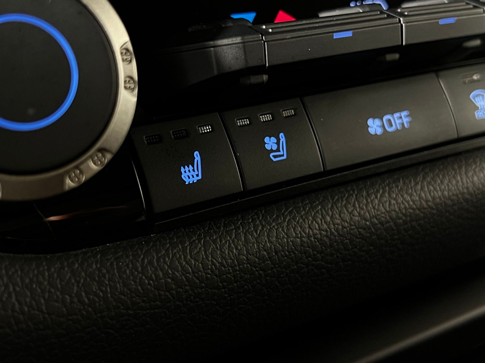 Thumbnail: 2023 Toyota Tundra - 21