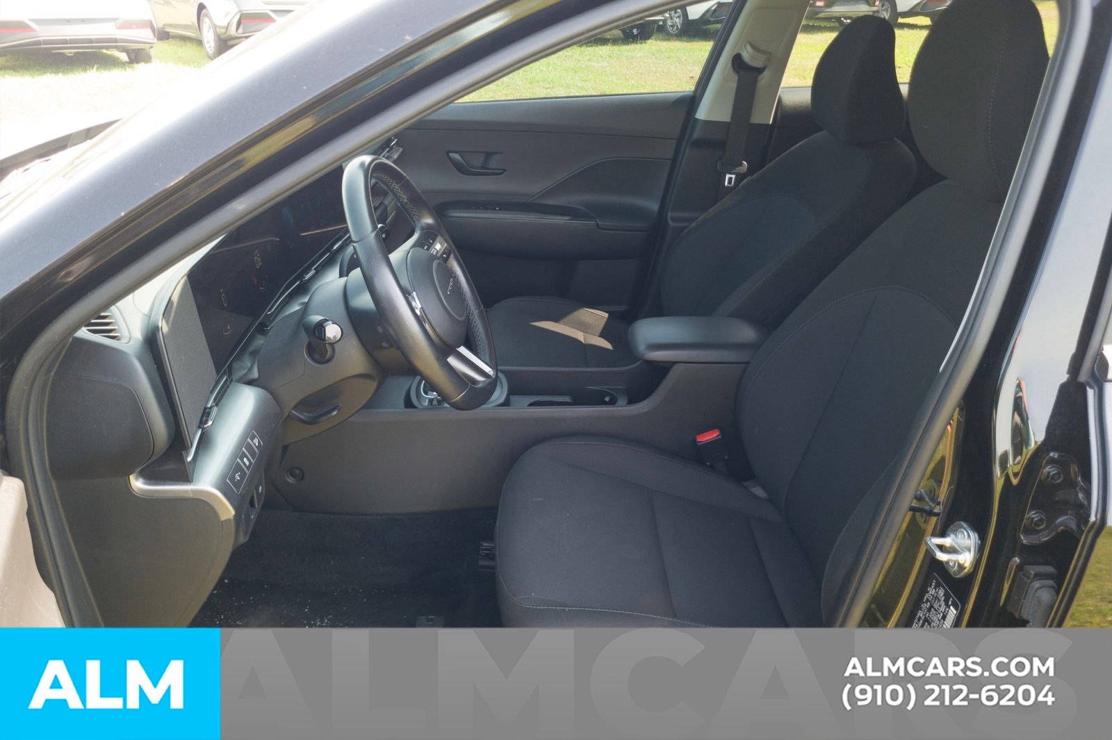 Used 2025 Abyss Black Hyundai SEL image 6