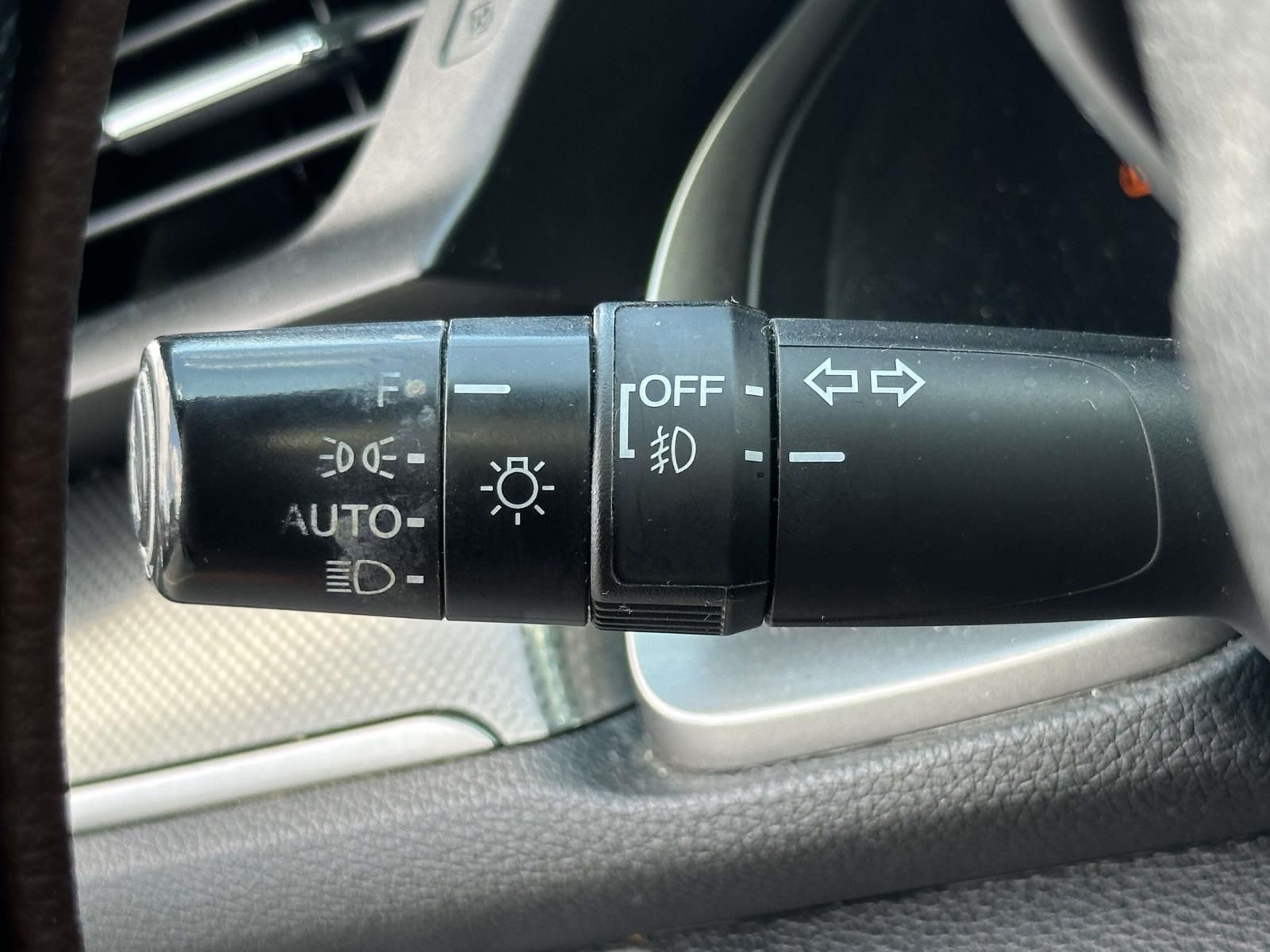 Used 2018  Honda EX image 18