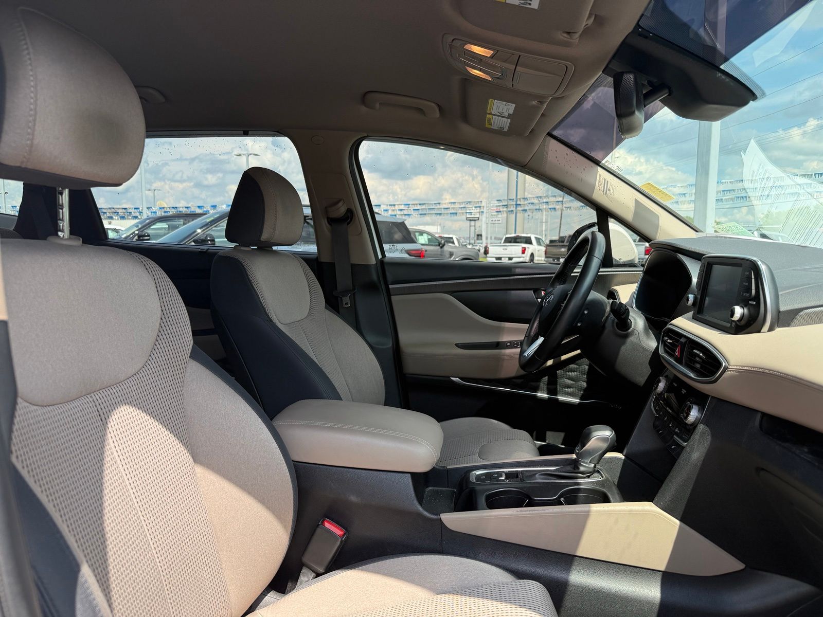 2020 Hyundai Santa Fe image 7