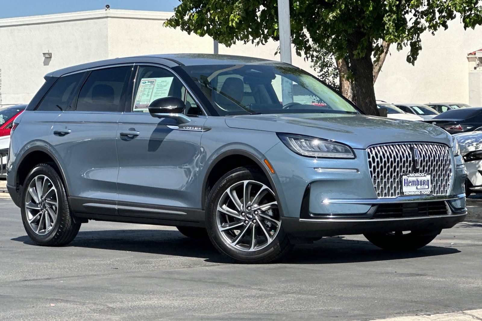 View vehicle photo 2