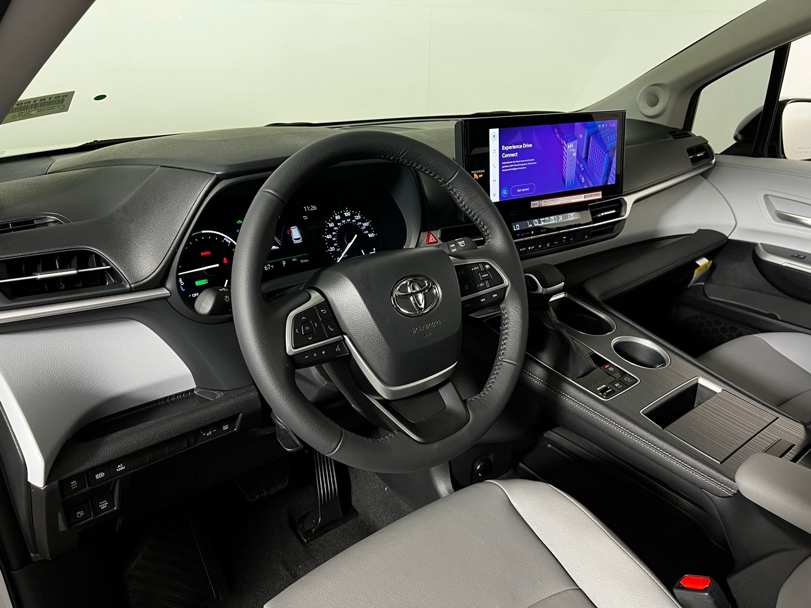 2025 Toyota Sienna XLE 3