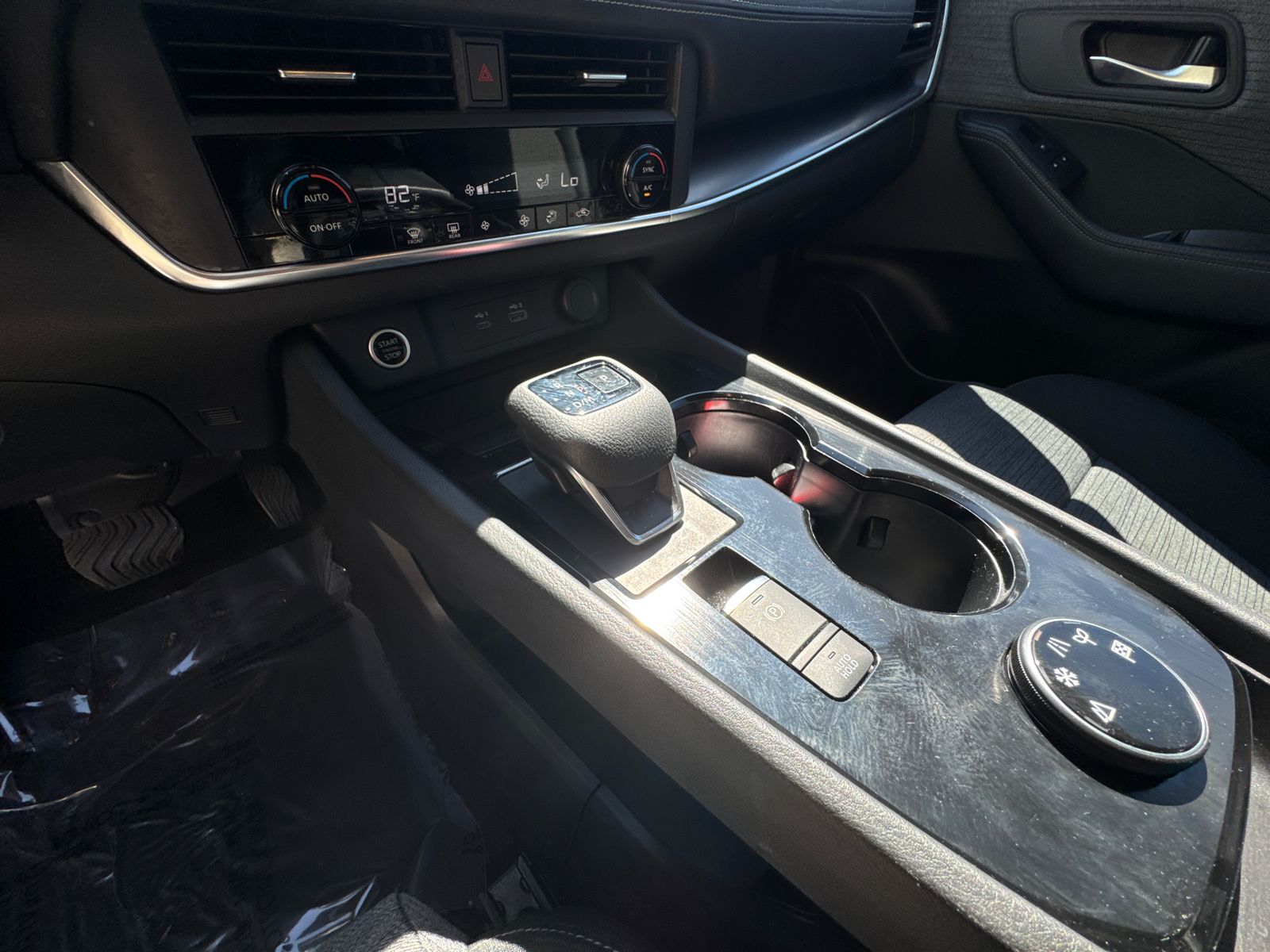 Used 2023 White Nissan SV image 30
