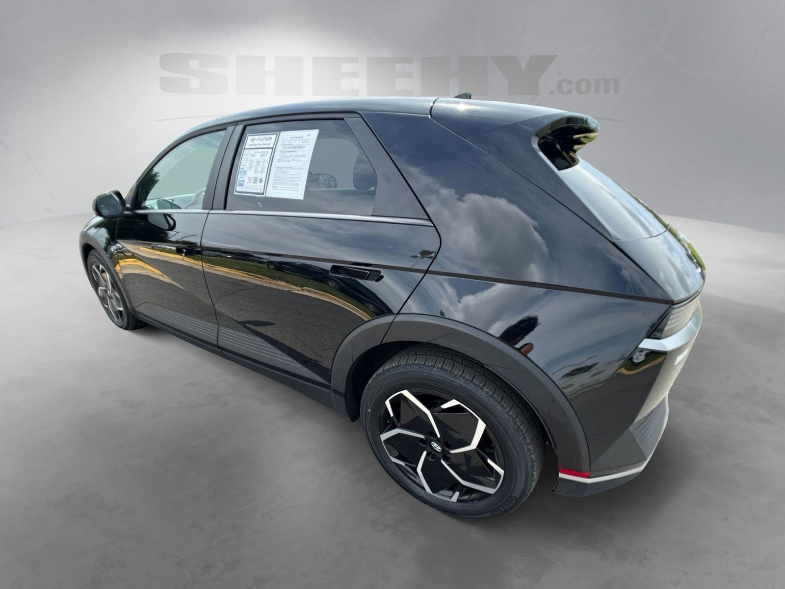 Used 2024 Black Hyundai SEL image 12
