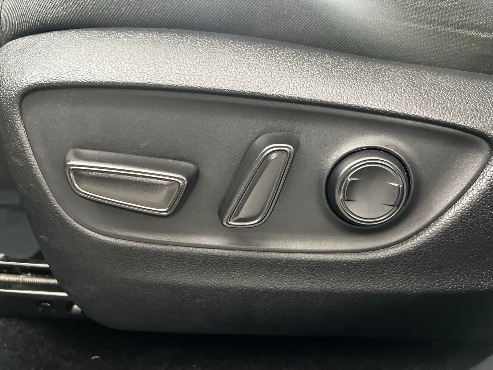 Thumbnail: 2024 Toyota RAV4 - 12