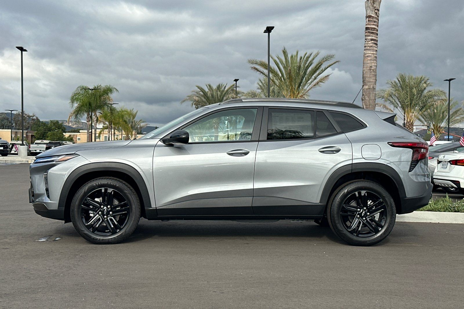 View vehicle photo 7