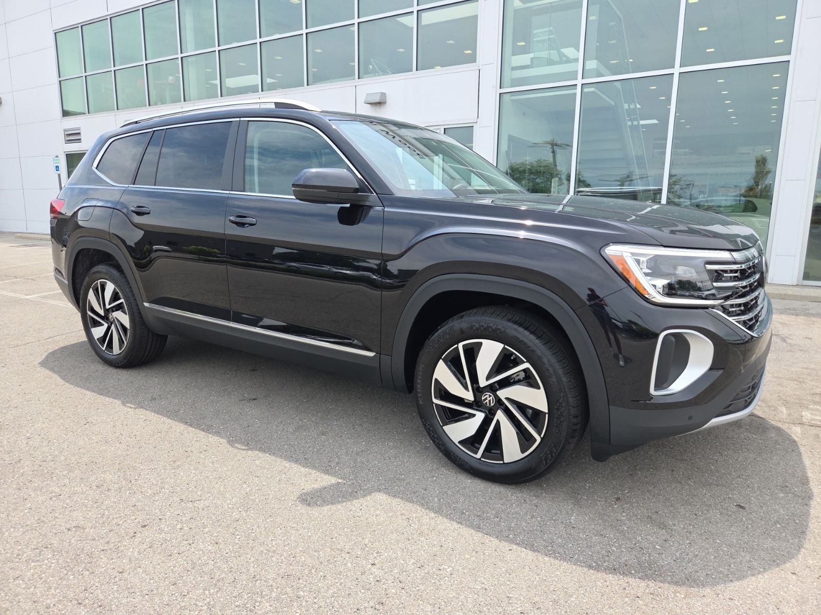 new 2026 Volkswagen Atlas car, priced at $48,738