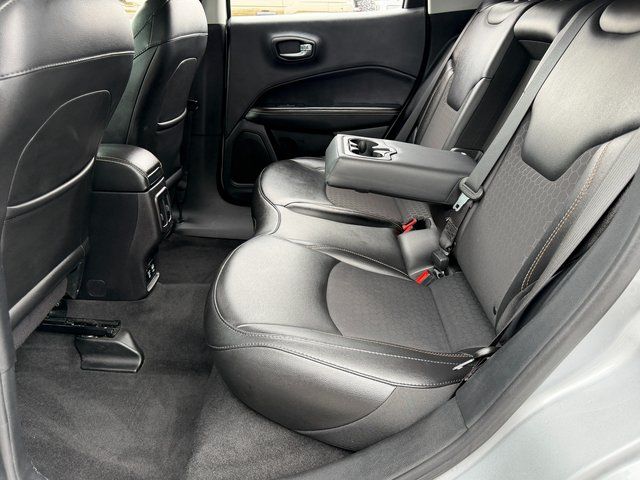Used 2019 Billet Silver Metallic Jeep Latitude image 37